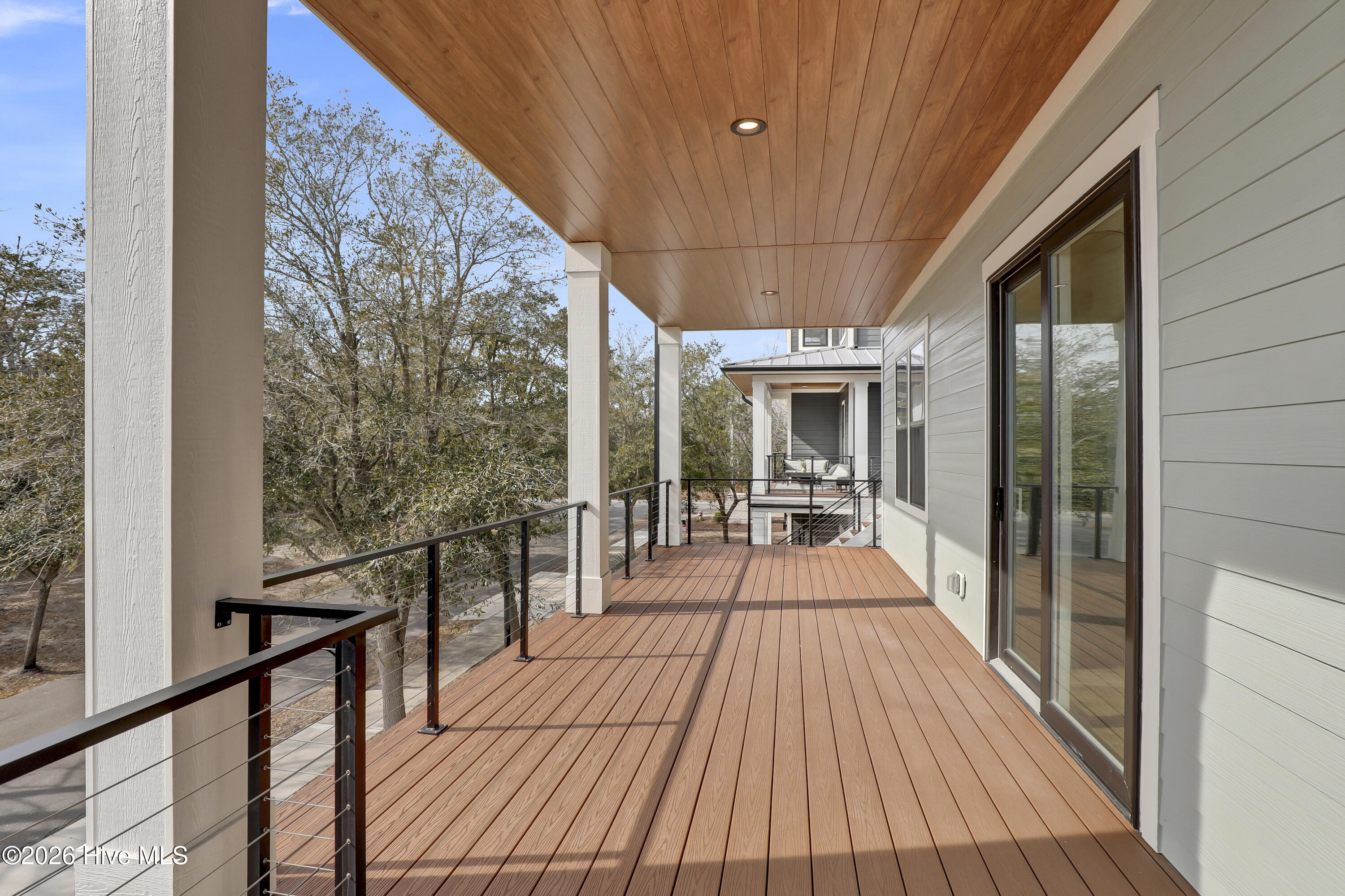 100554929 | Photo 33