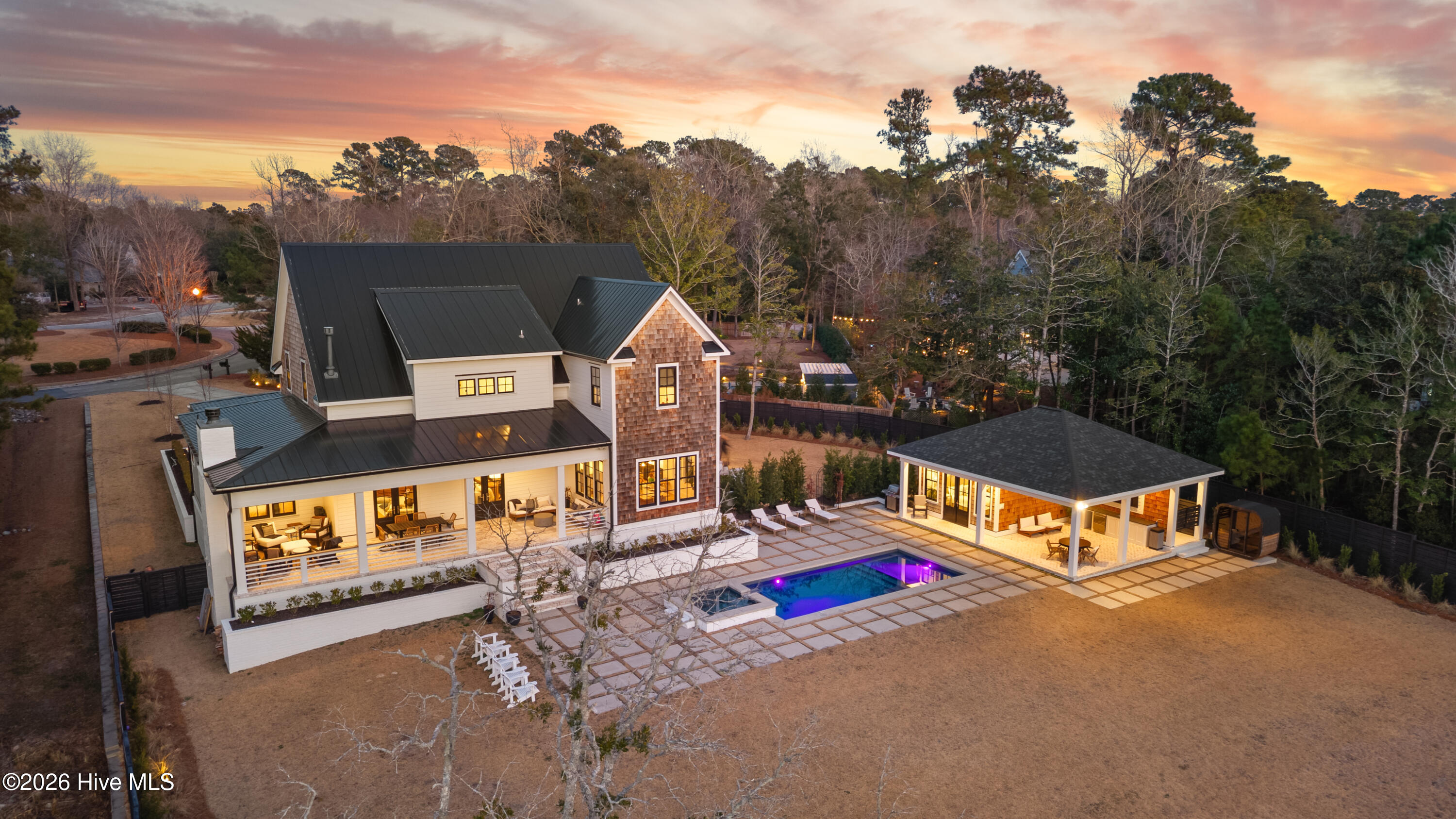 100554567 | Photo 86