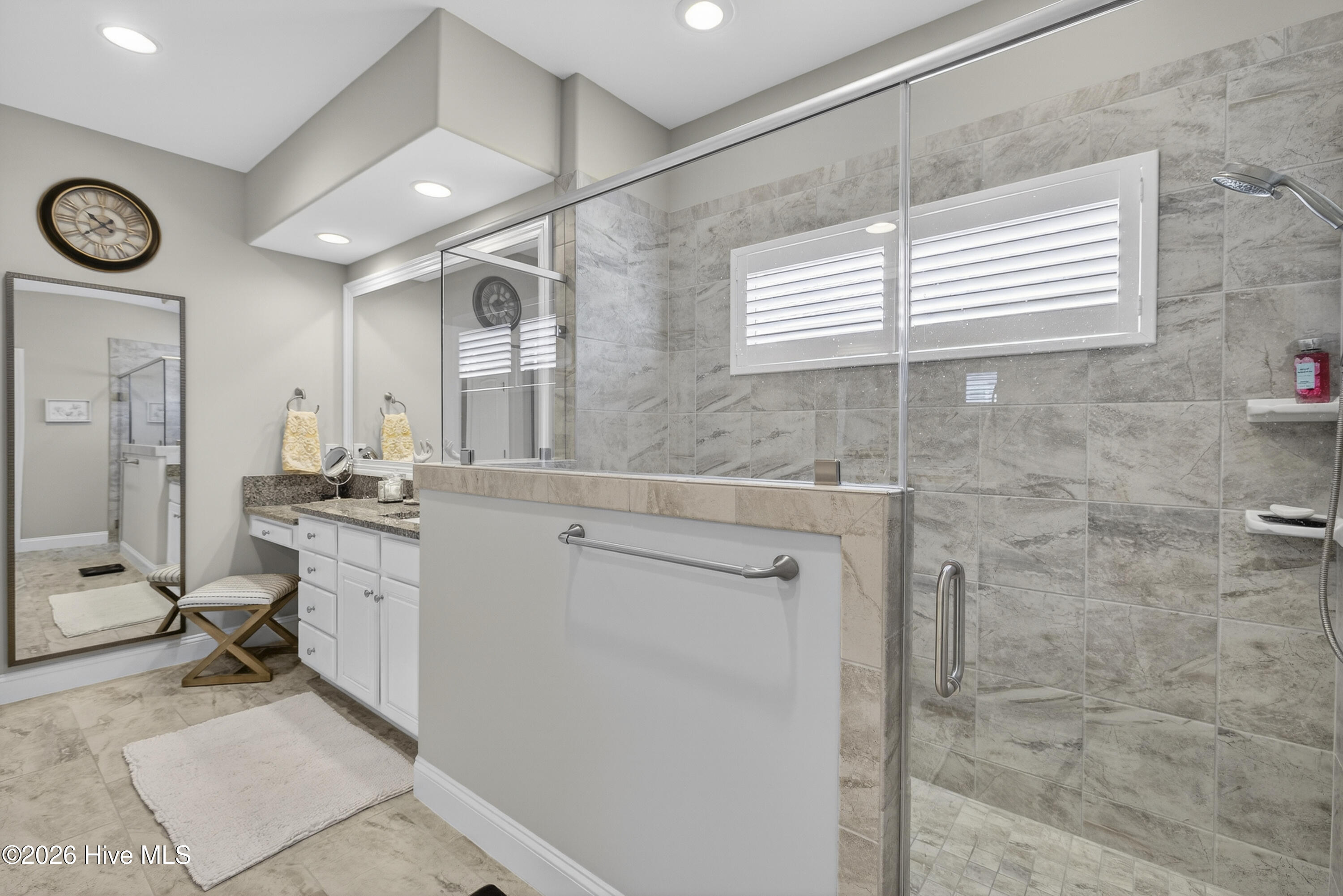 100553902 | Photo 20