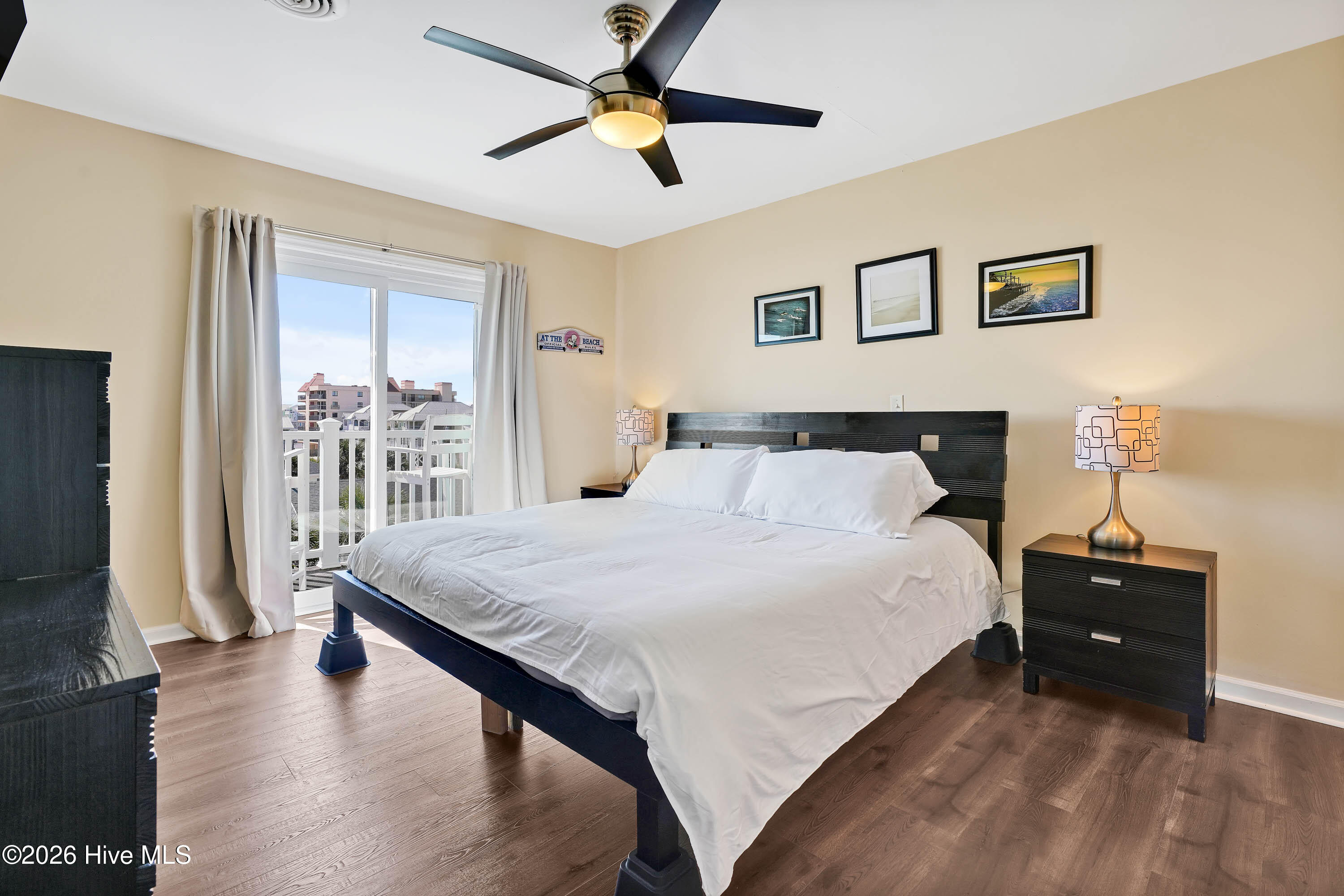 100565852 | Photo 13