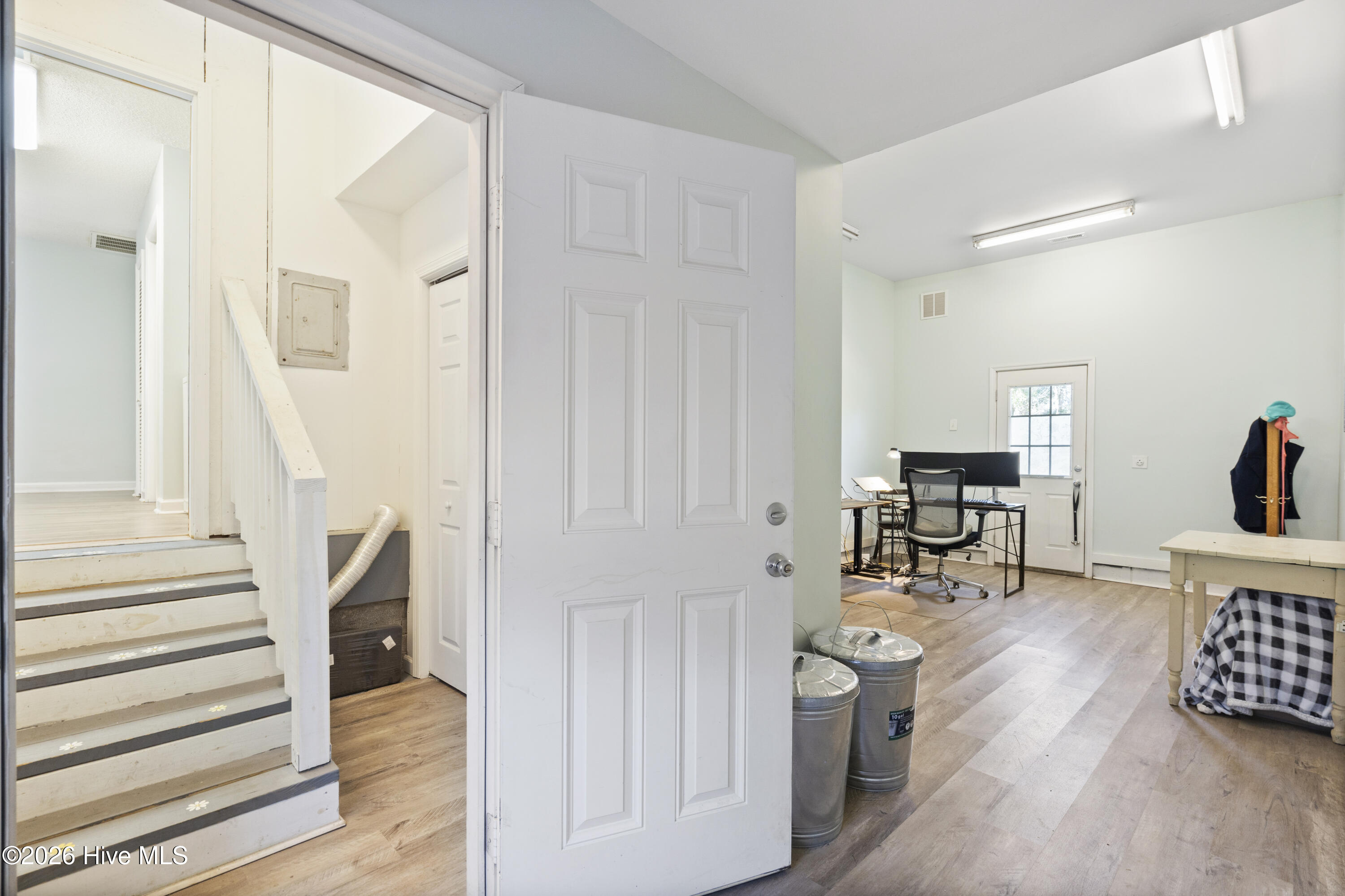 100553037 | Photo 28