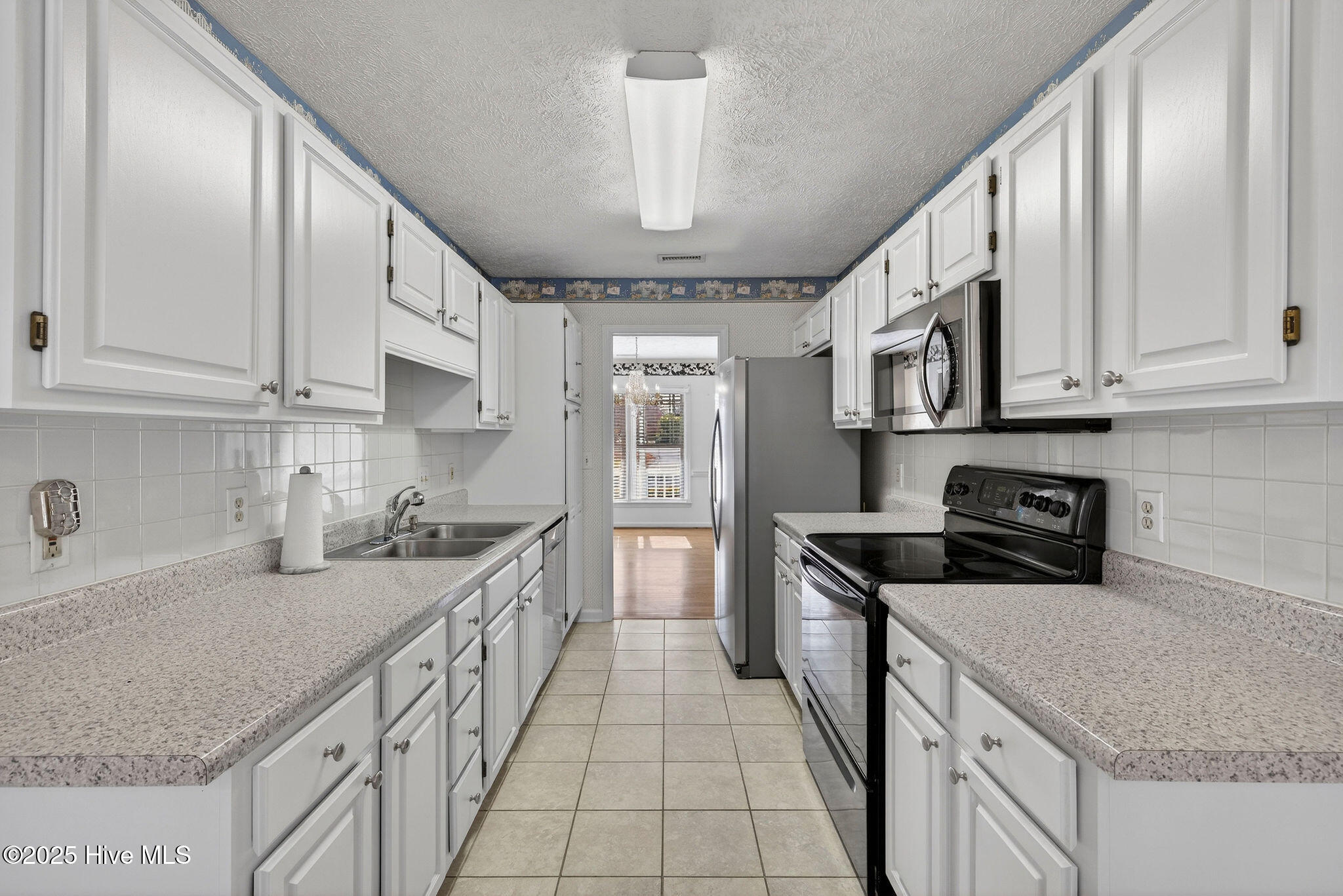 100545478 | Photo 15