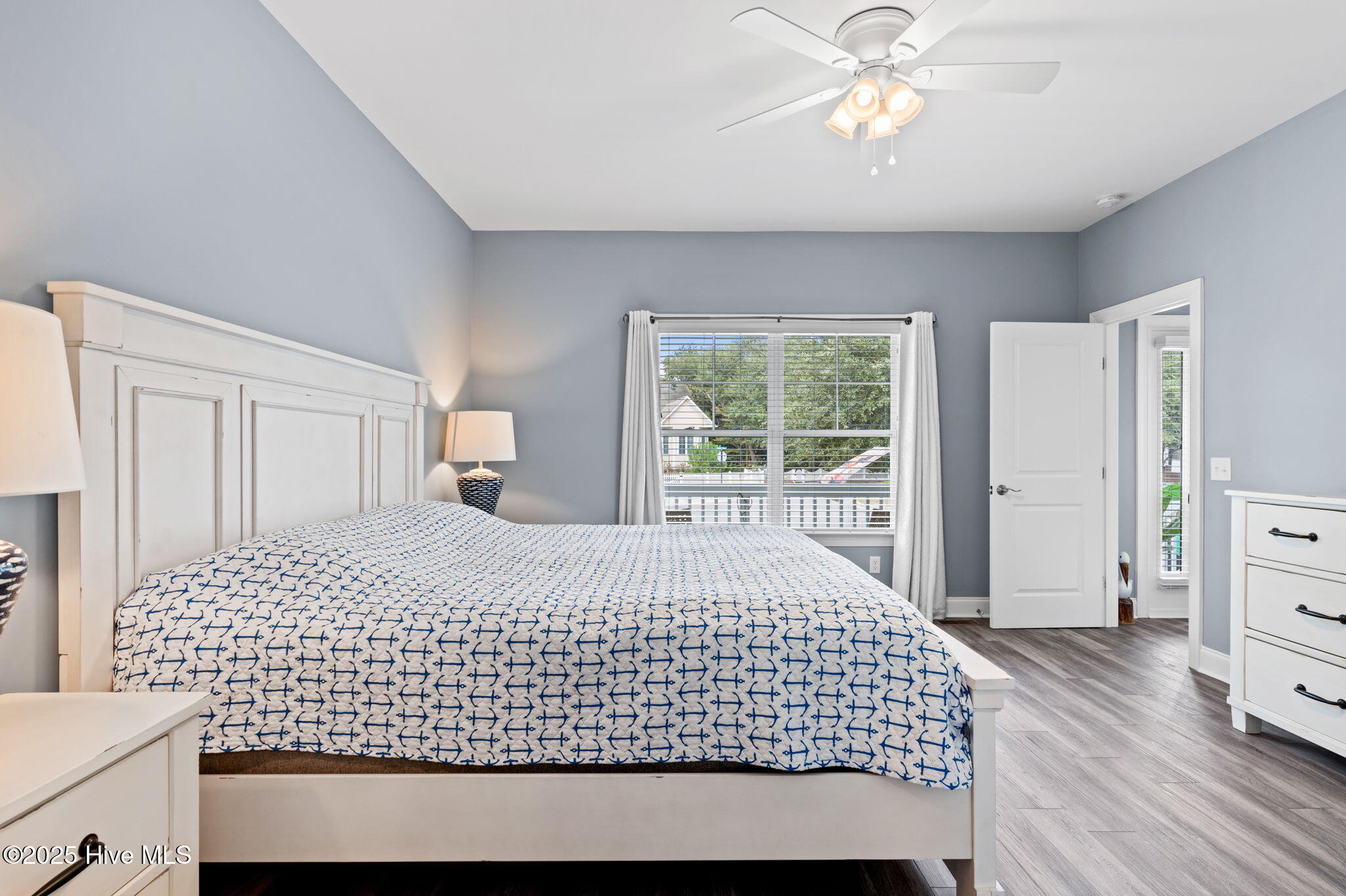 100530227 | Photo 35