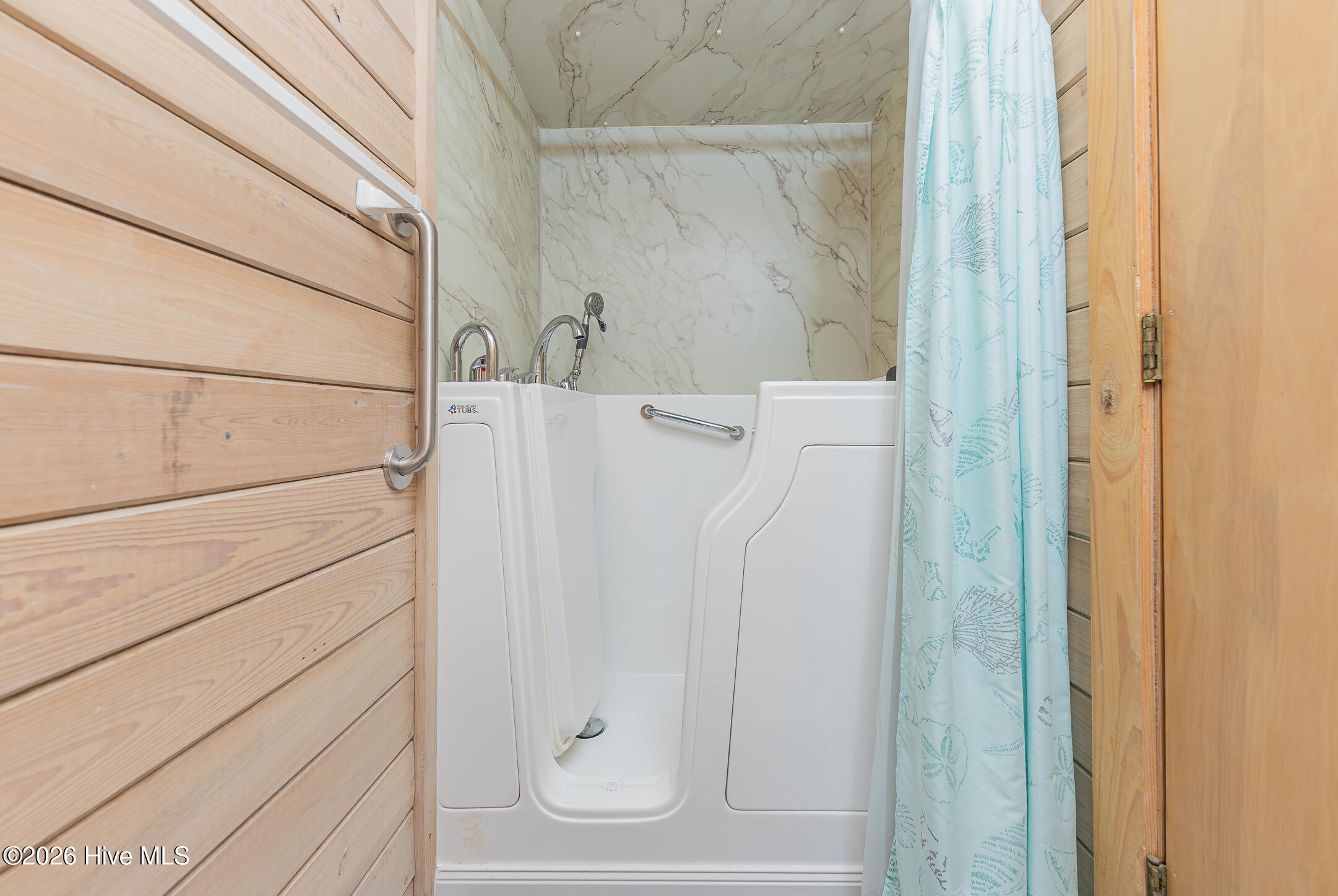 100560422 | Photo 66