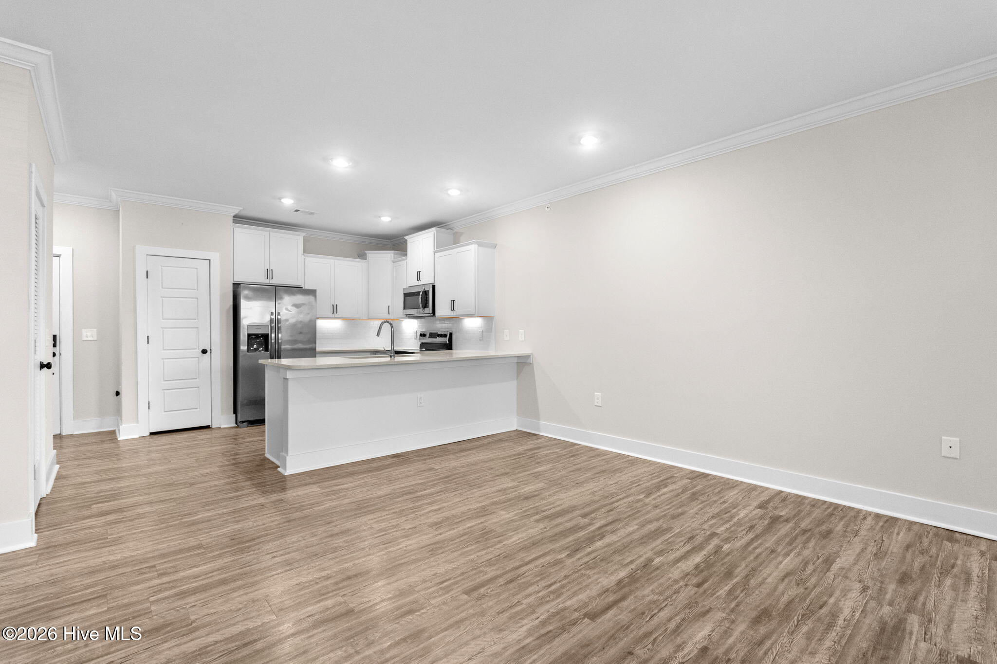 100566084 | Photo 12