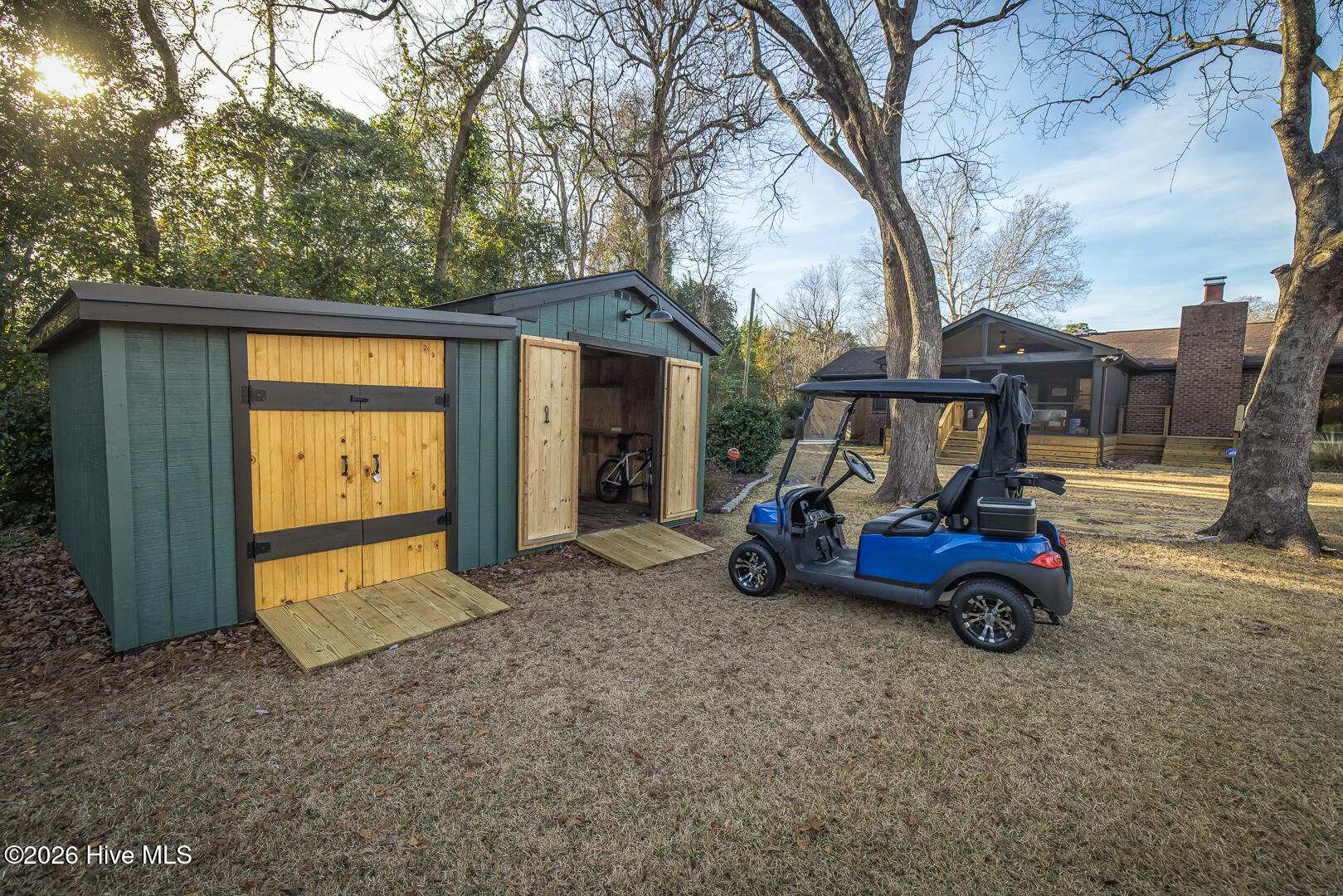 100553040 | Photo 43