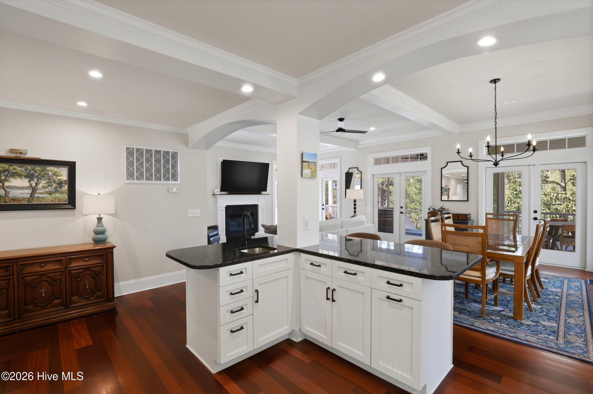 100564961 | Photo 11