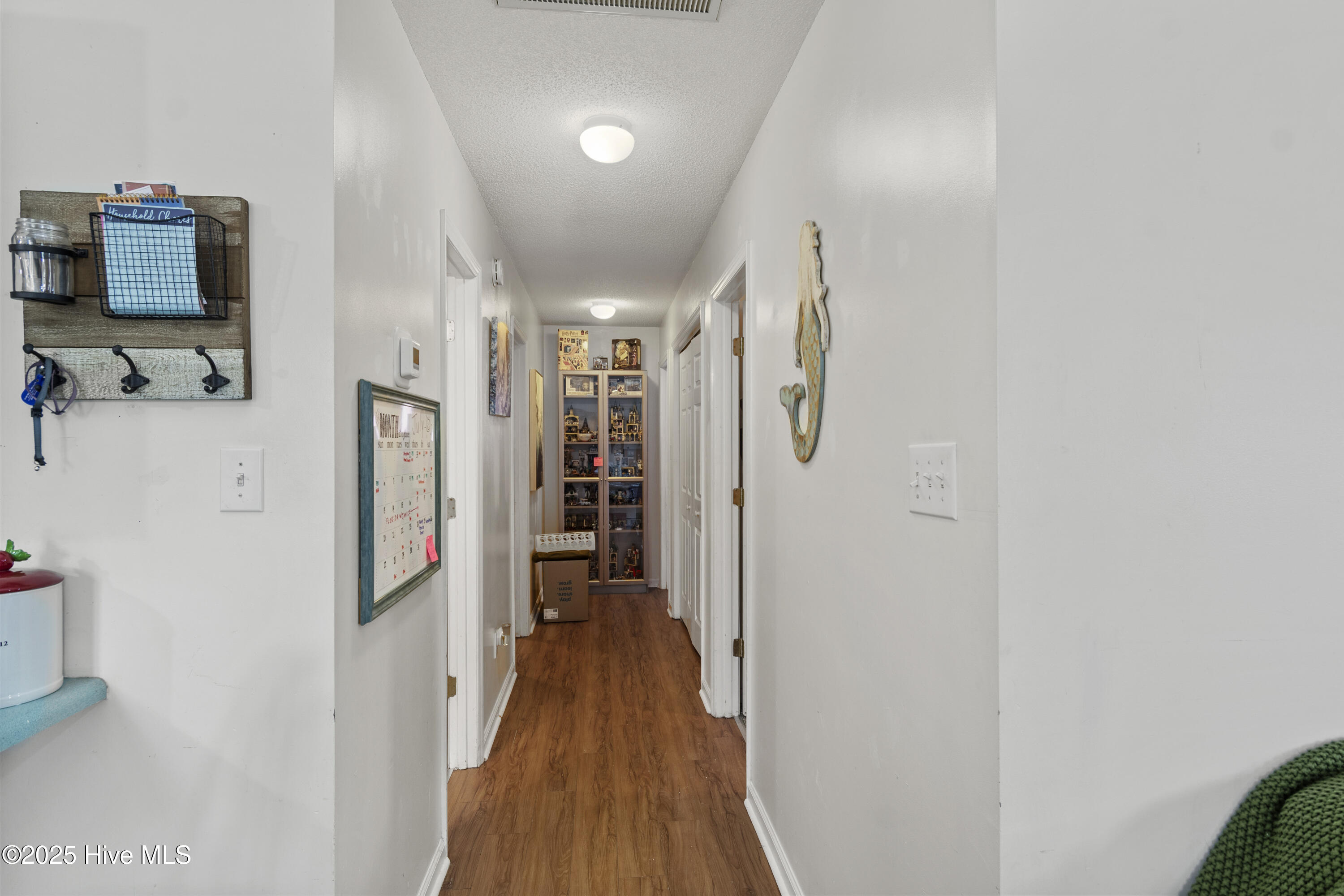 100517561 | Photo 14