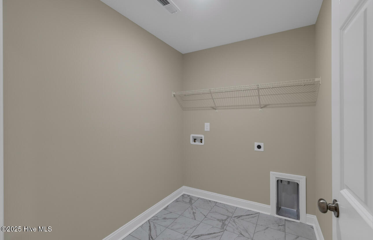 100483735 | Photo 23