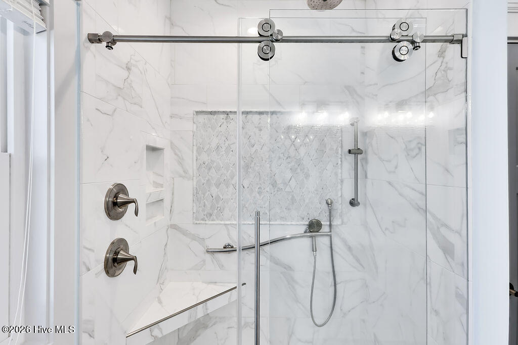 100564206 | Photo 28