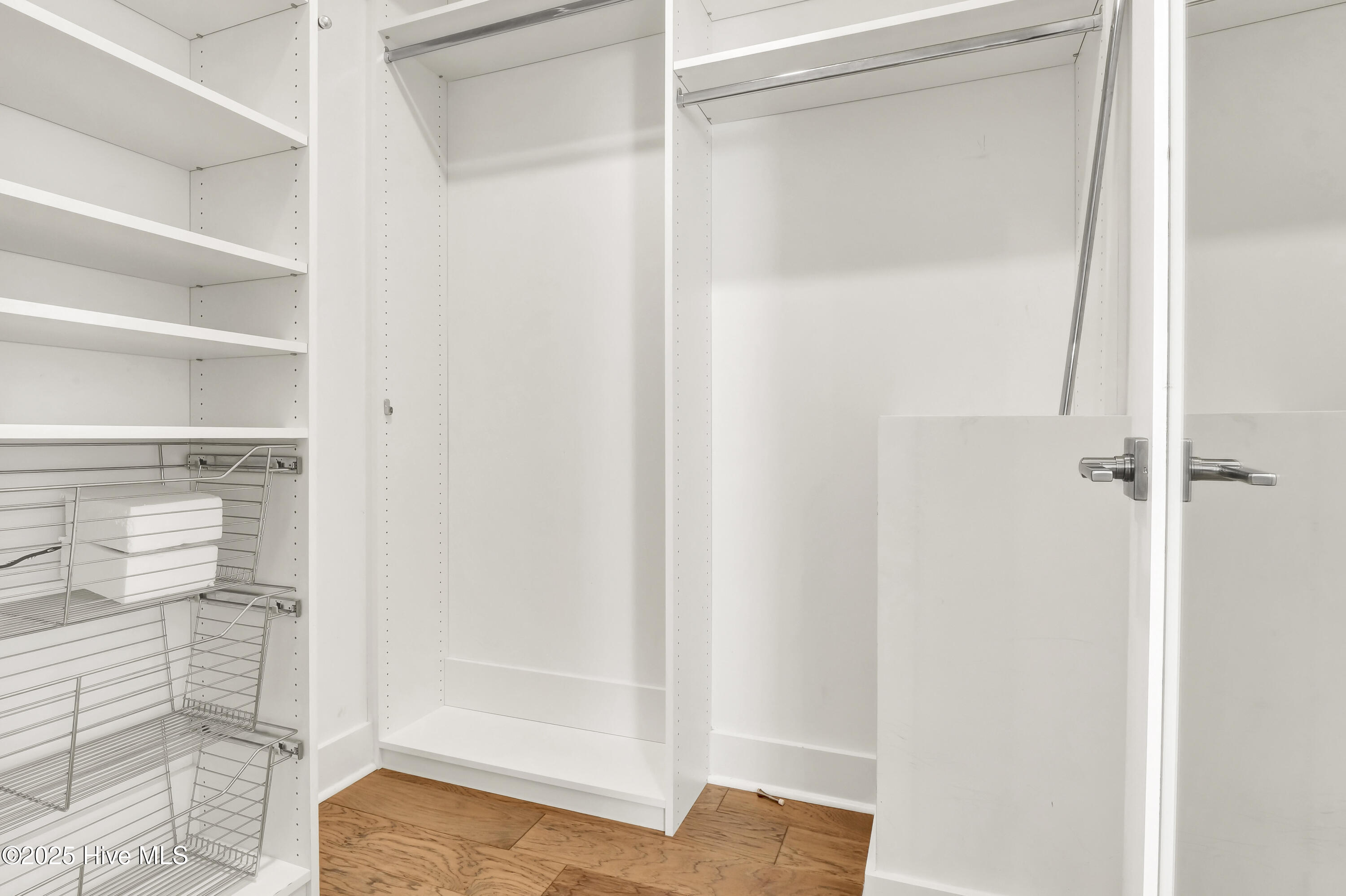 100518047 | Photo 29