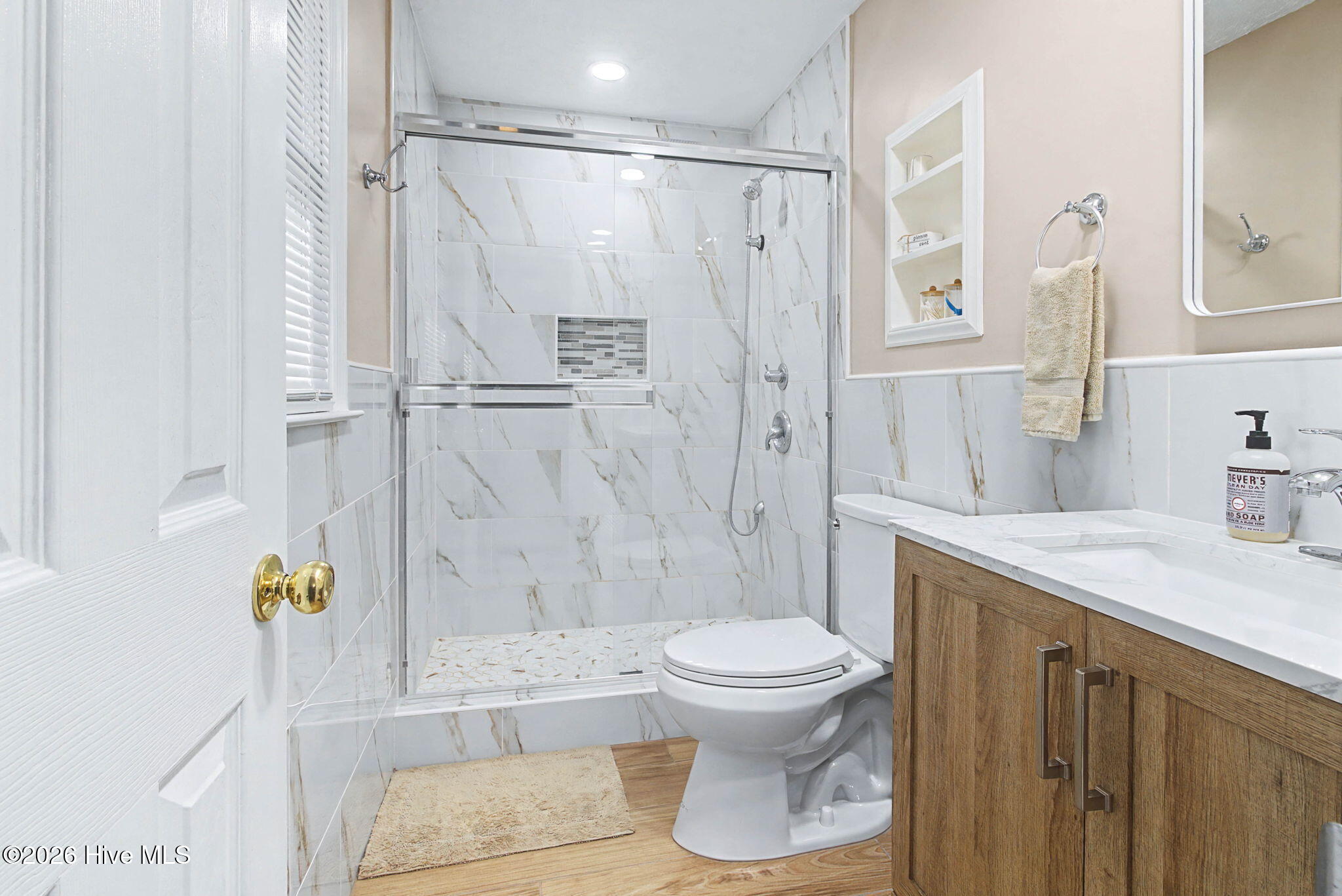 100551680 | Photo 22