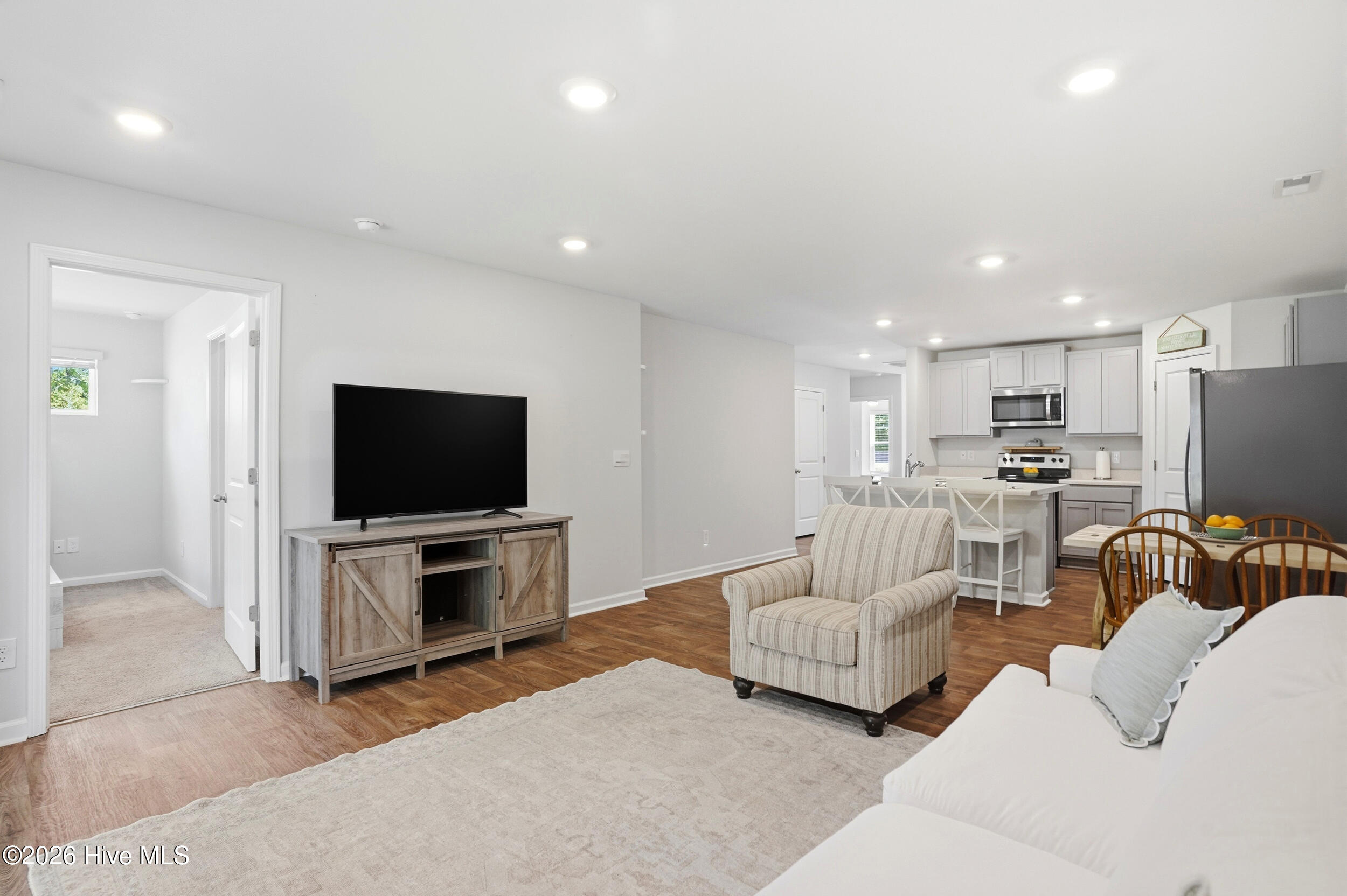 100566288 | Photo 12