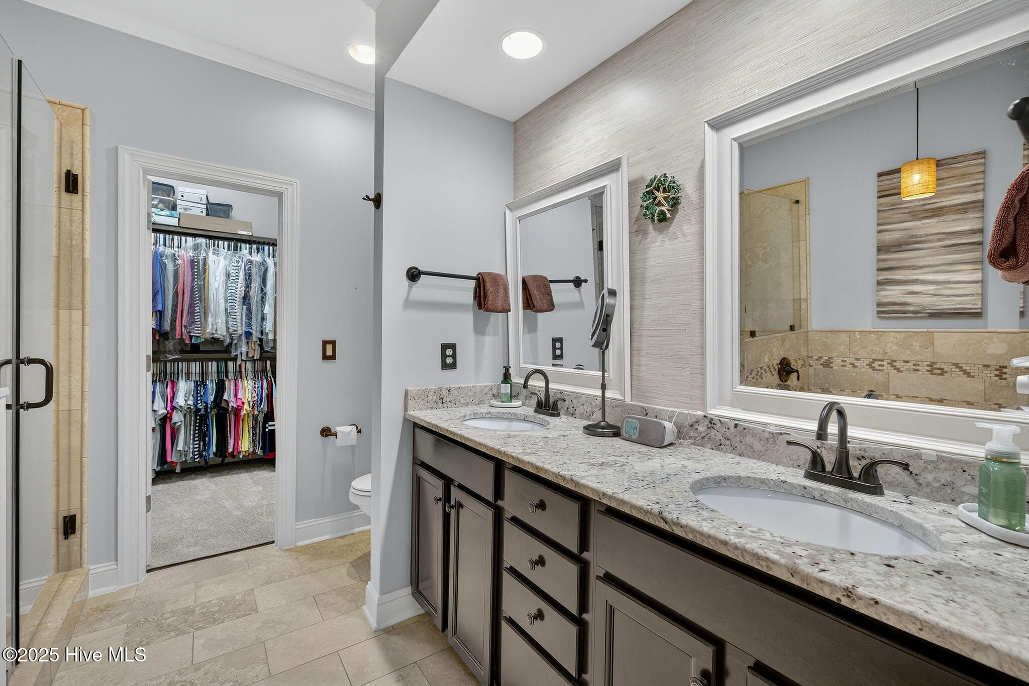 100538895 | Photo 23