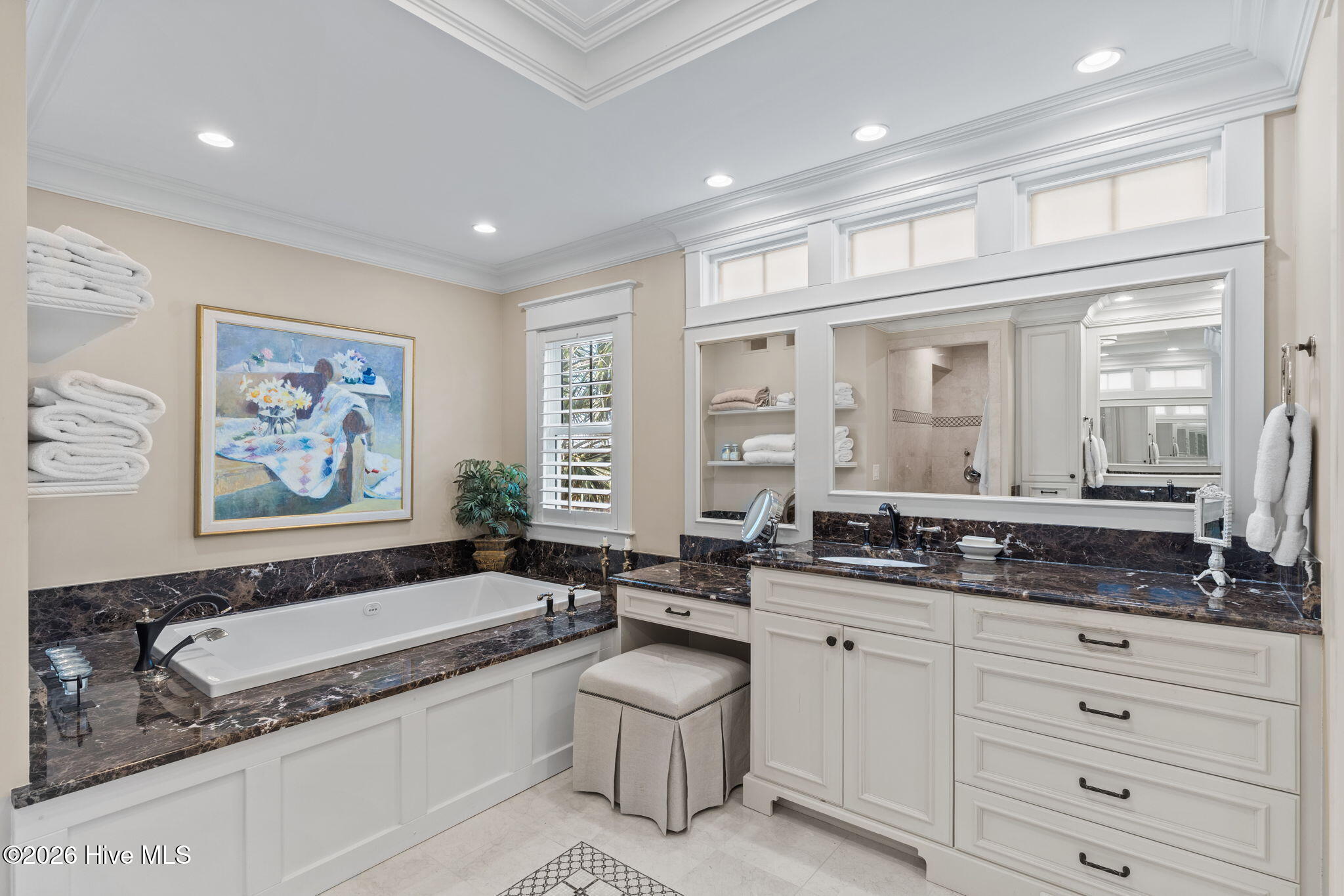 100554777 | Photo 57