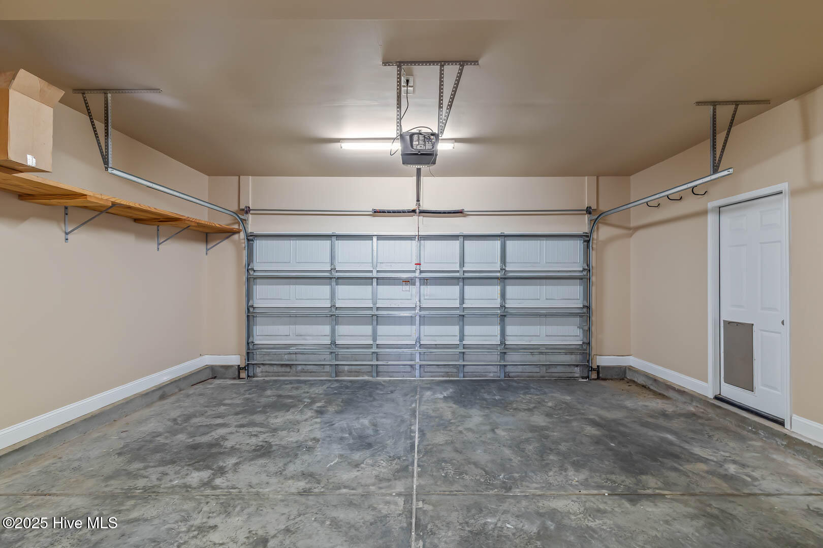 100532827 | Photo 59