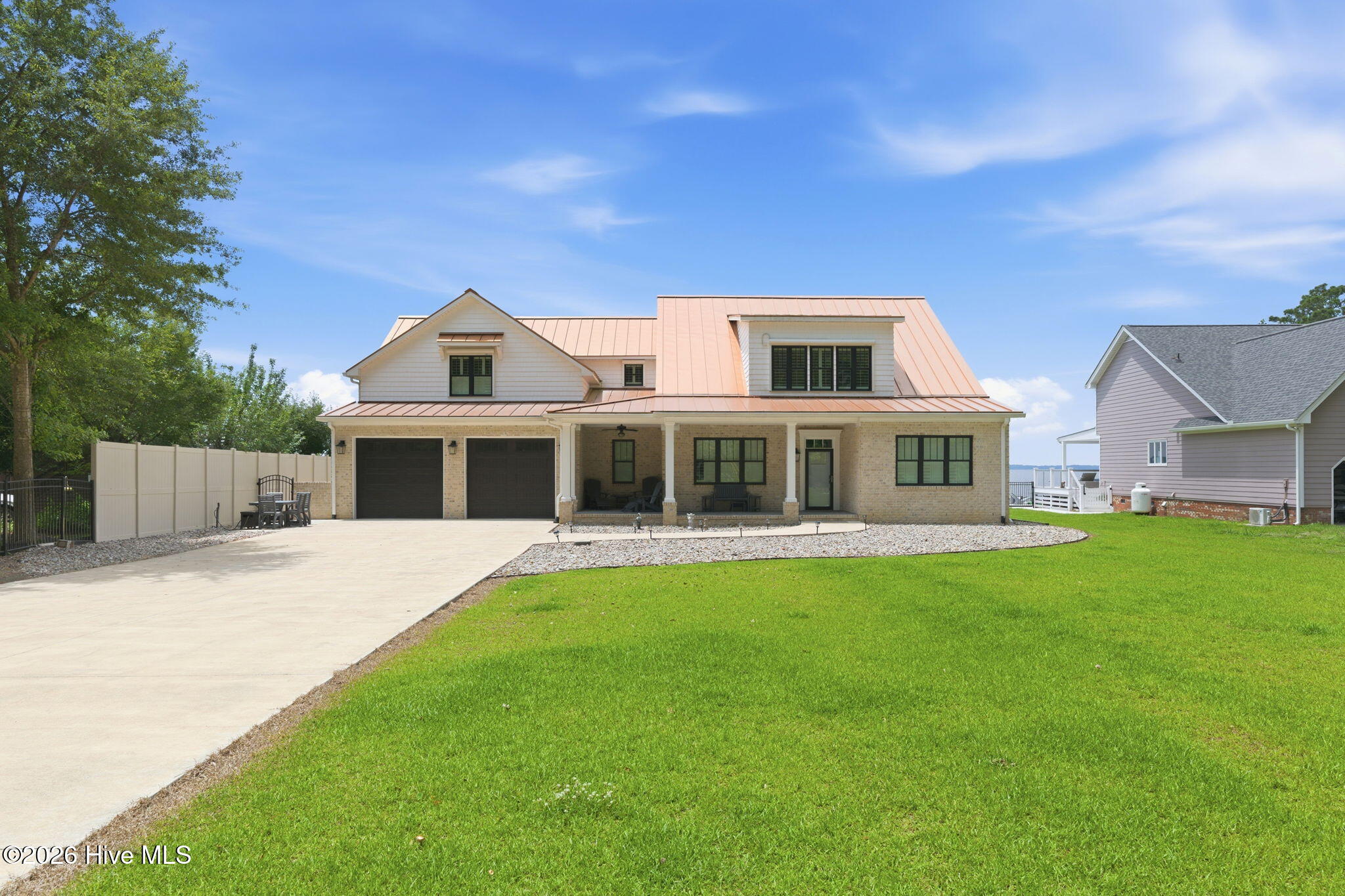 685 Raymond Road,Arapahoe