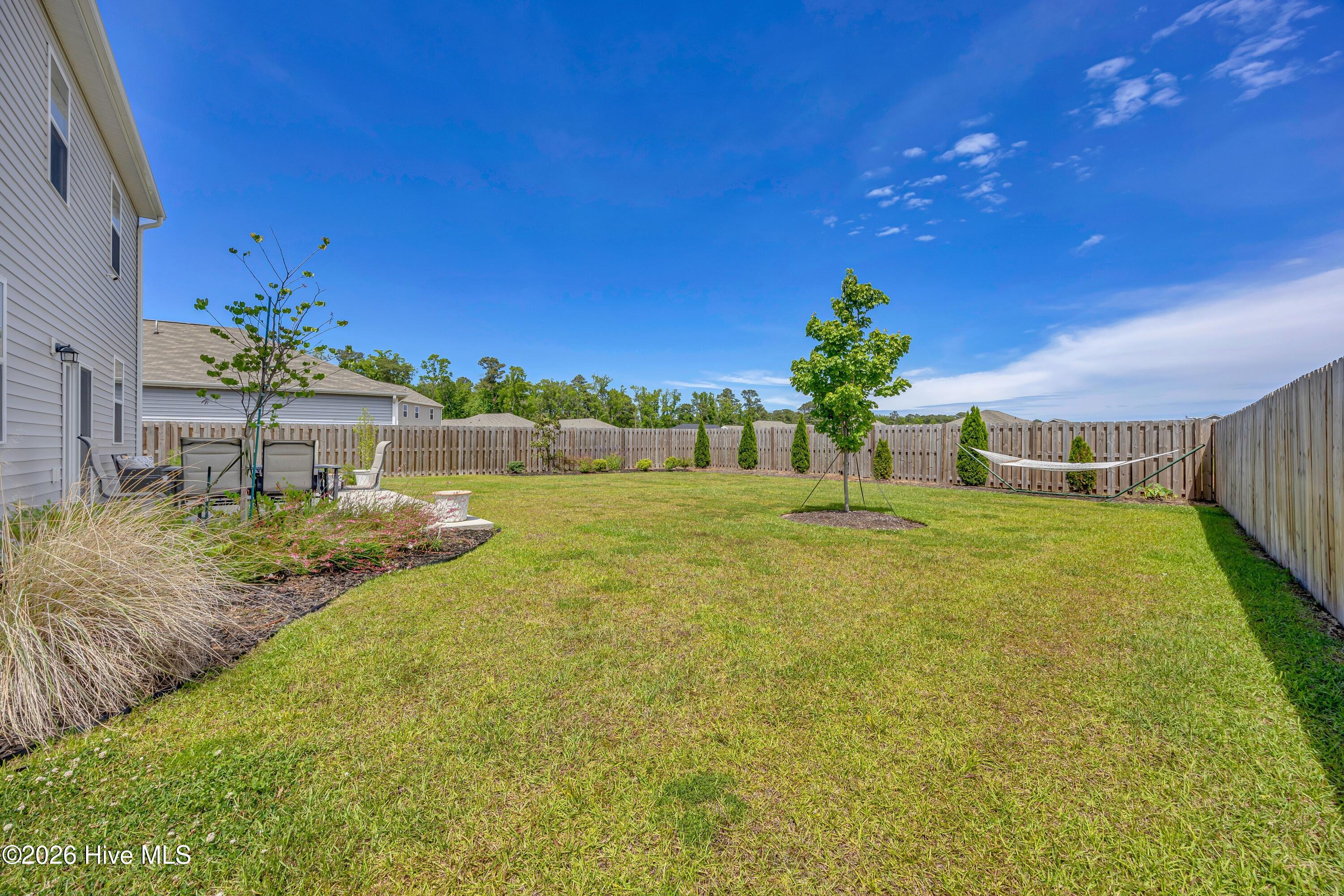 100570372 | Photo 31