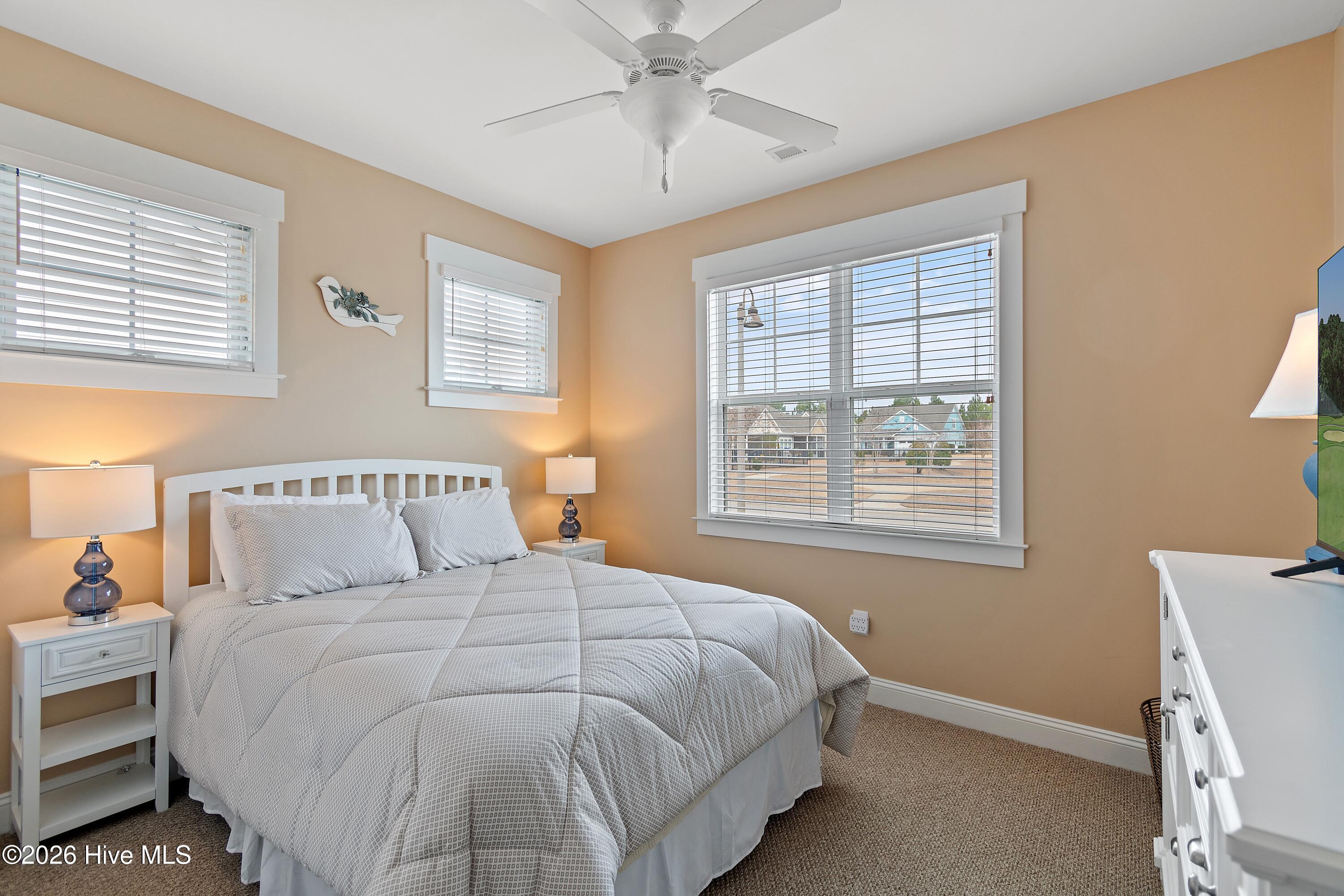 100549394 | Photo 24