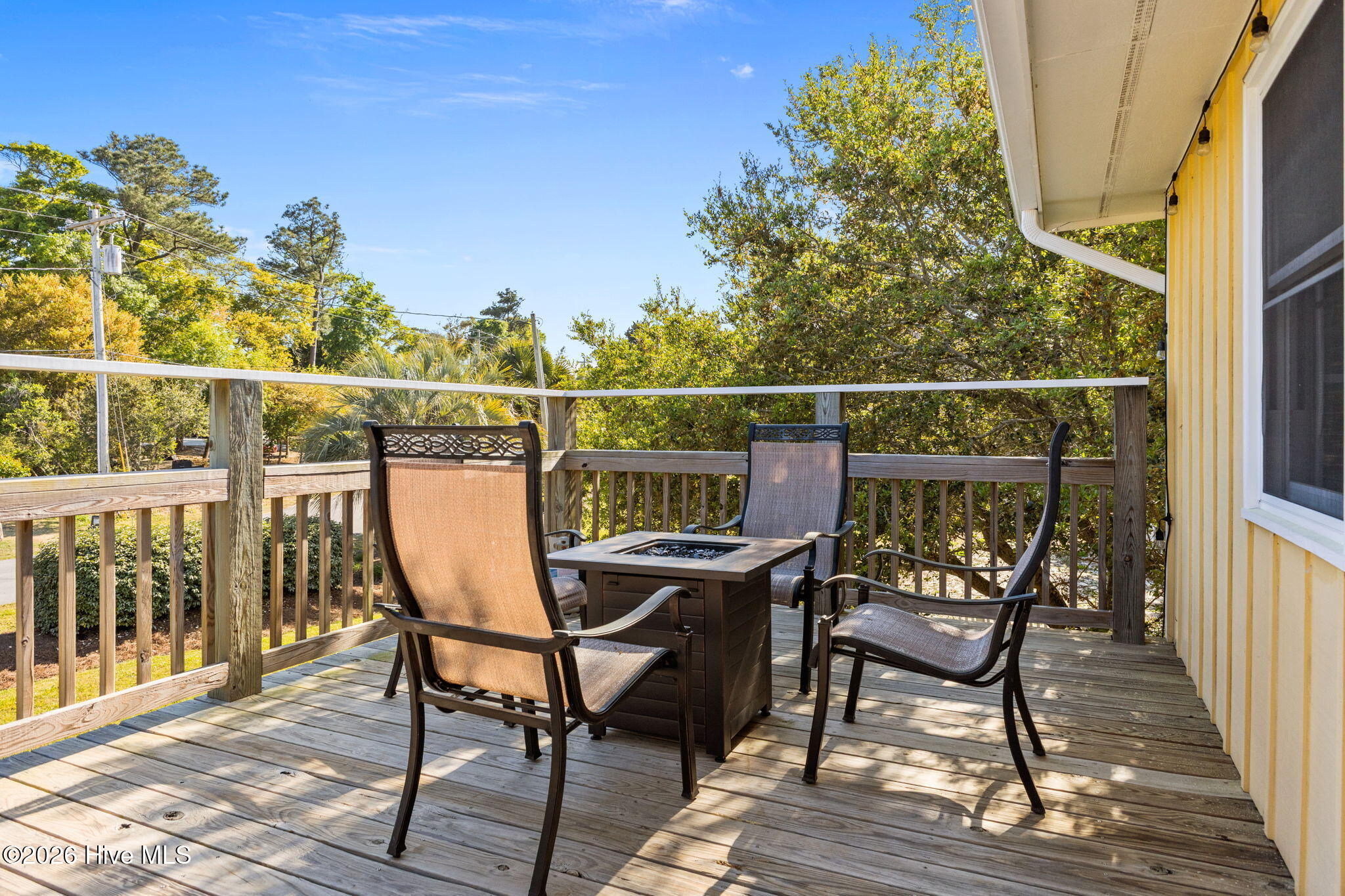 100568584 | Photo 11