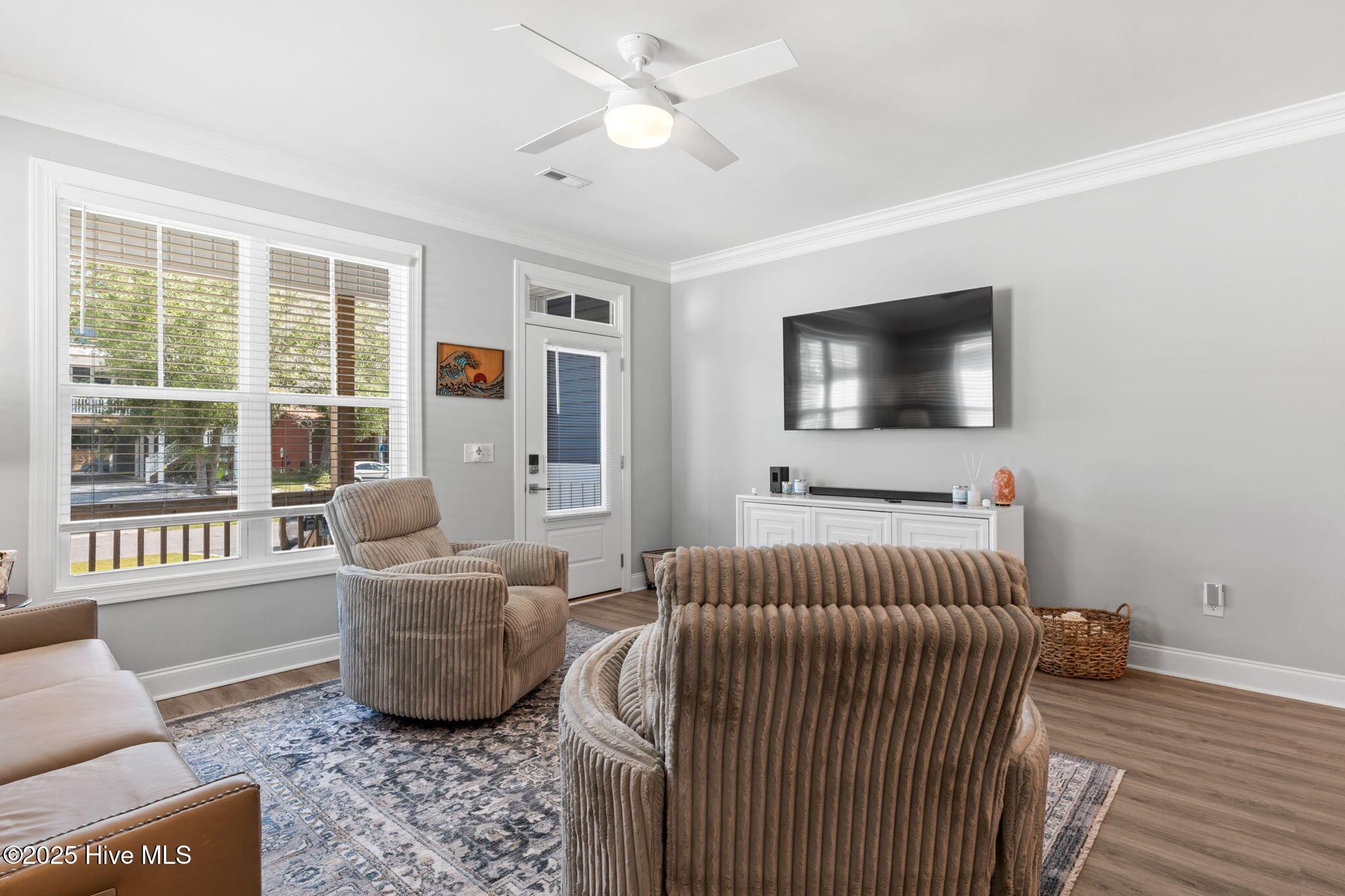 100535167 | Photo 50