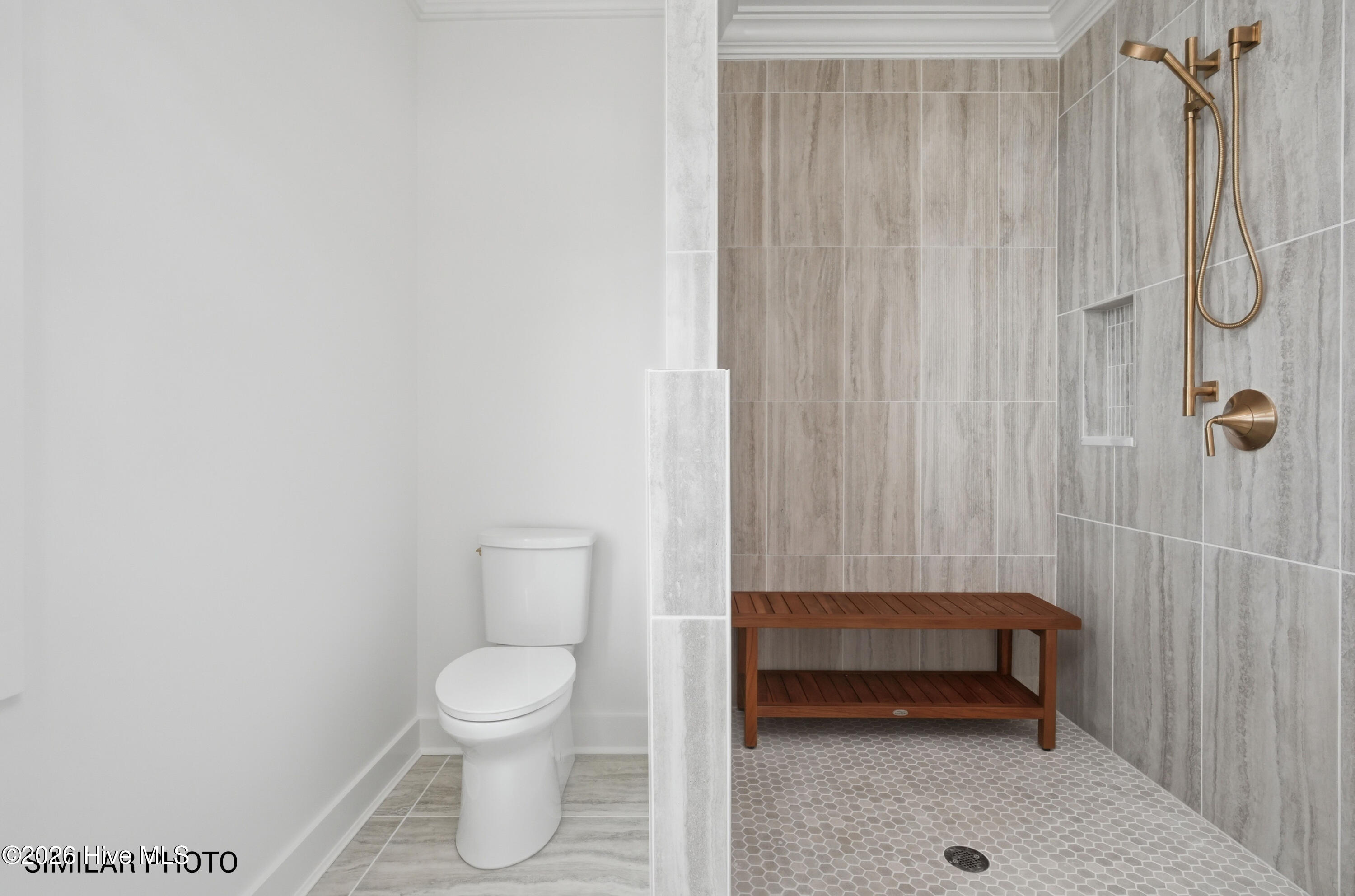 100508020 | Photo 35