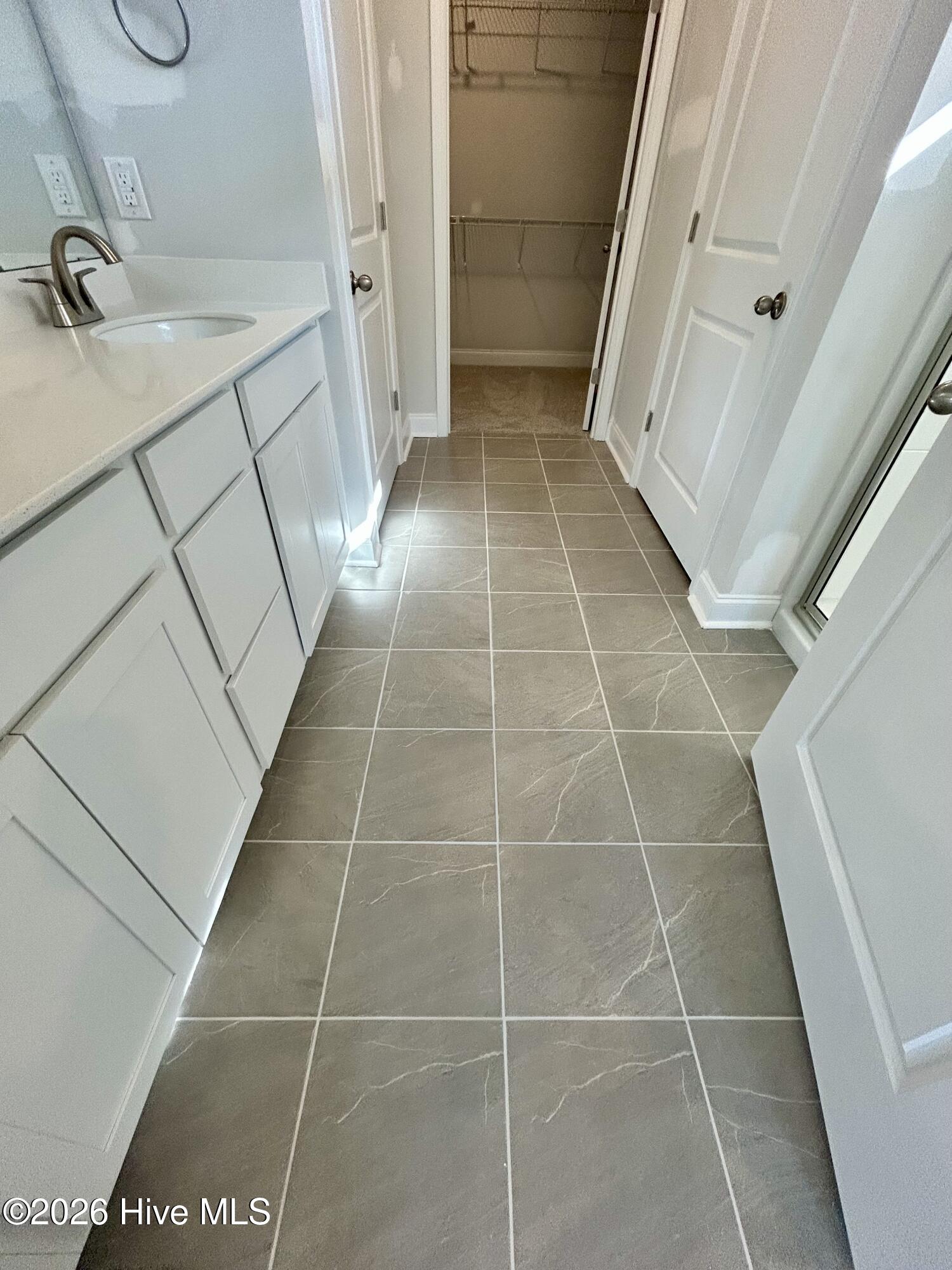 100554700 | Photo 12