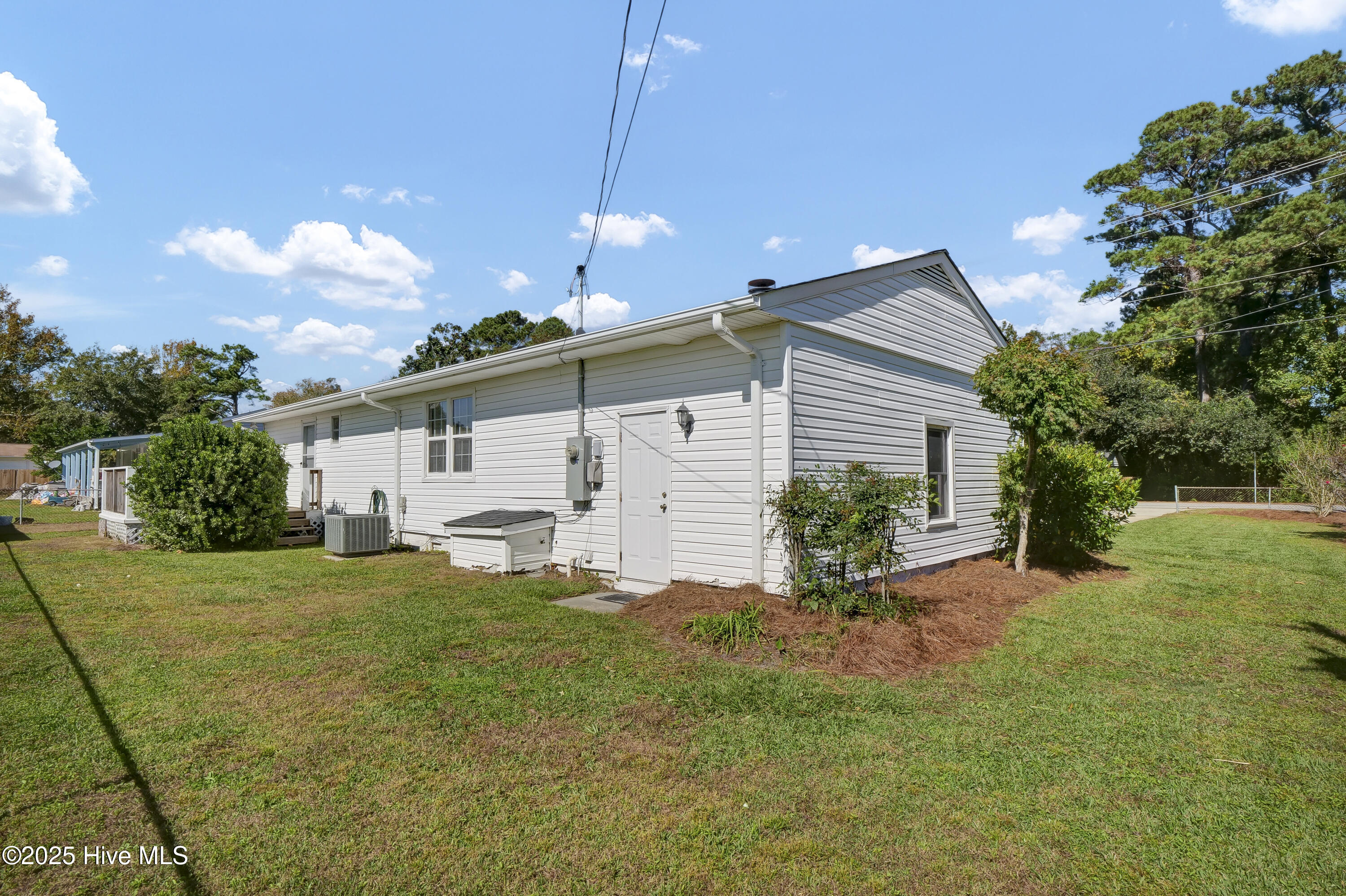 100534671 | Photo 33