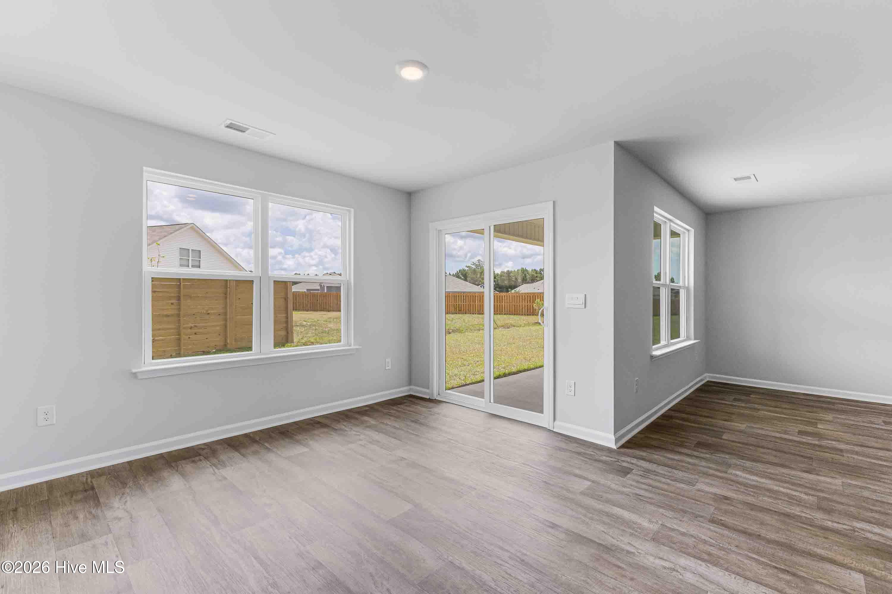 100569617 | Photo 20