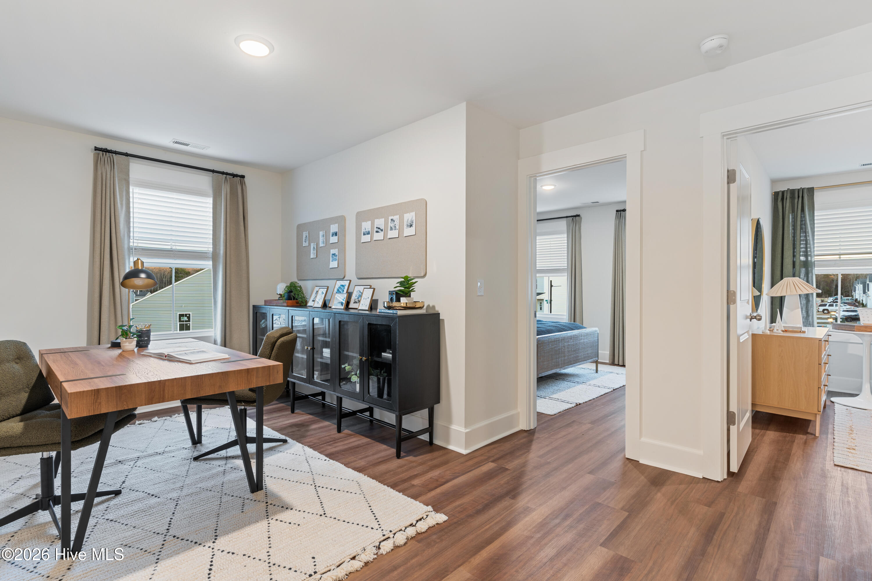 100553355 | Photo 32