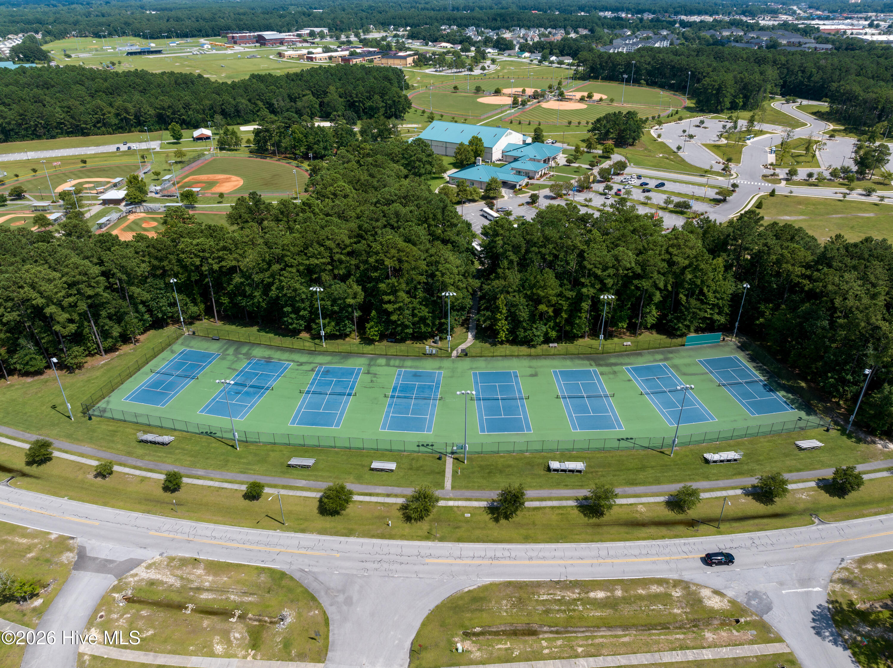 100560266 | Photo 32