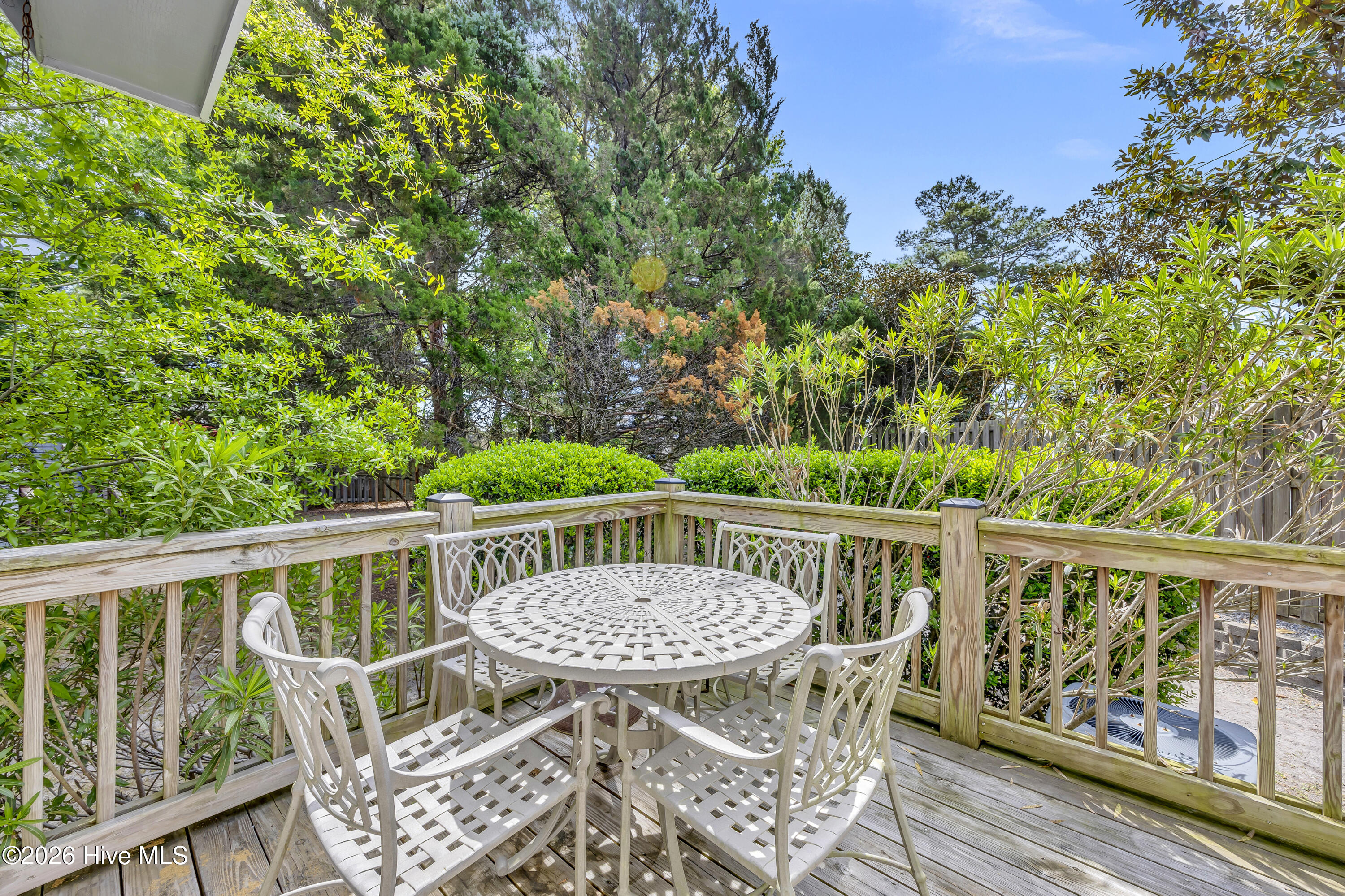 100567252 | Photo 25