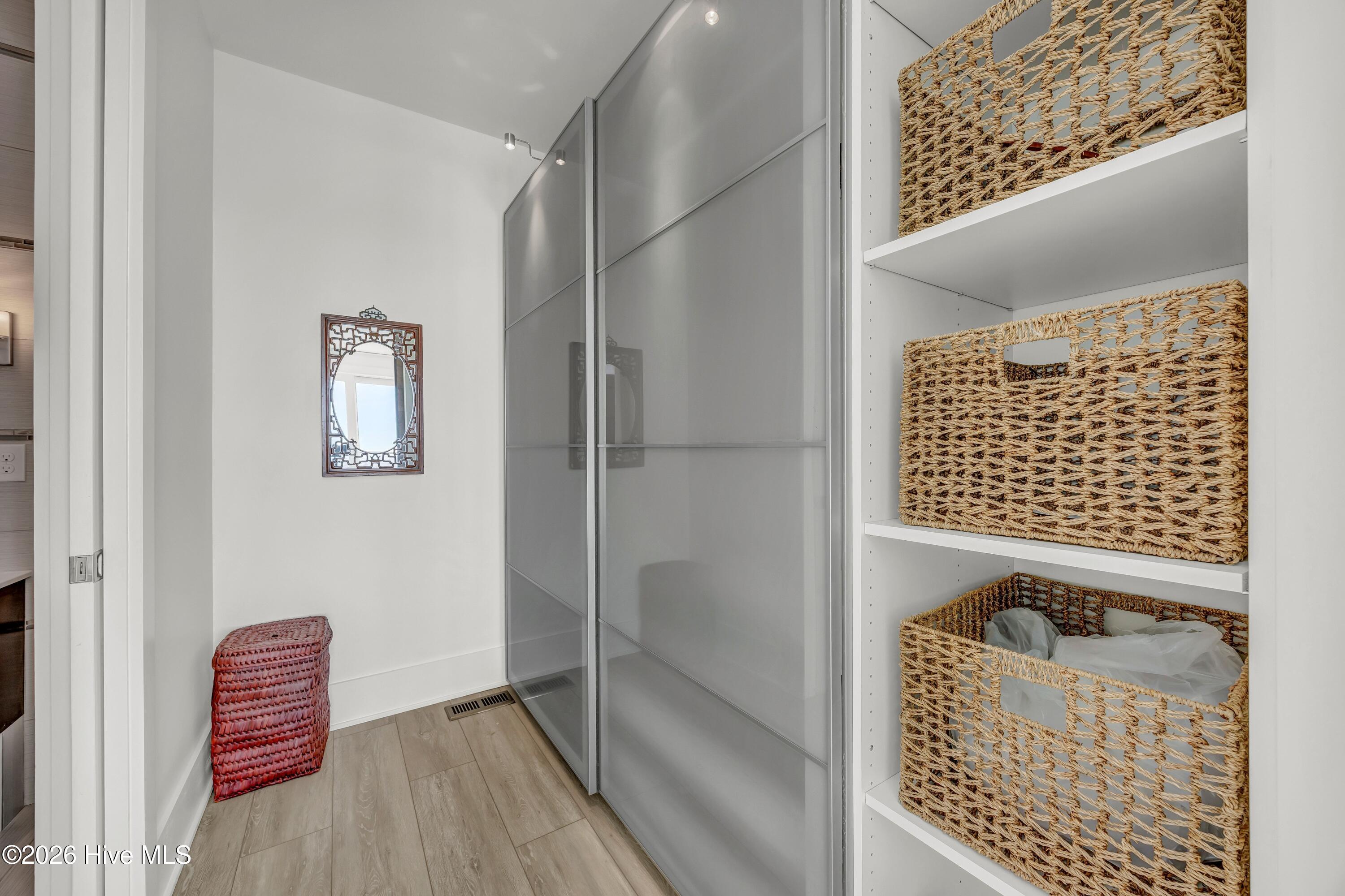 100559352 | Photo 23