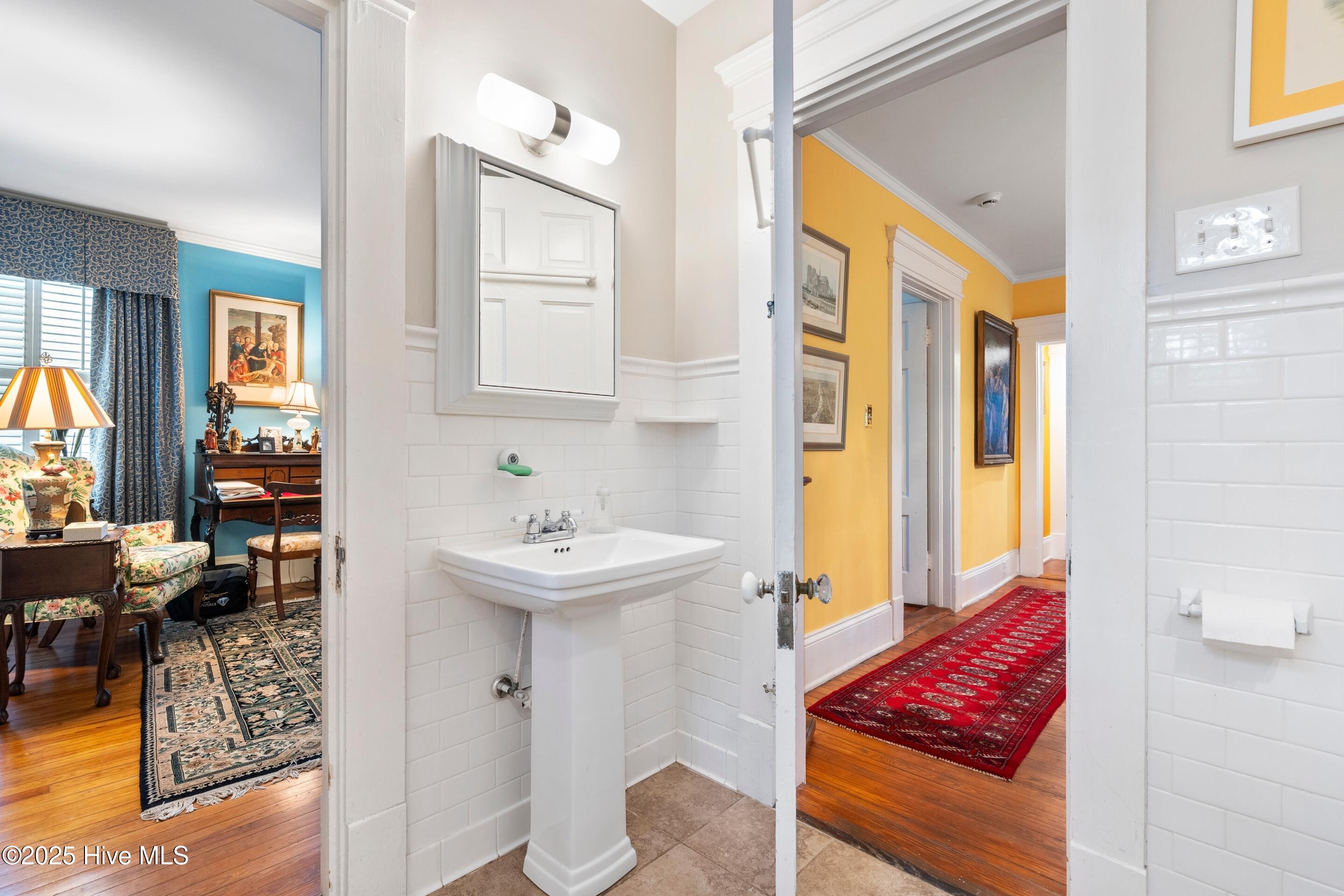 100553658 | Photo 41