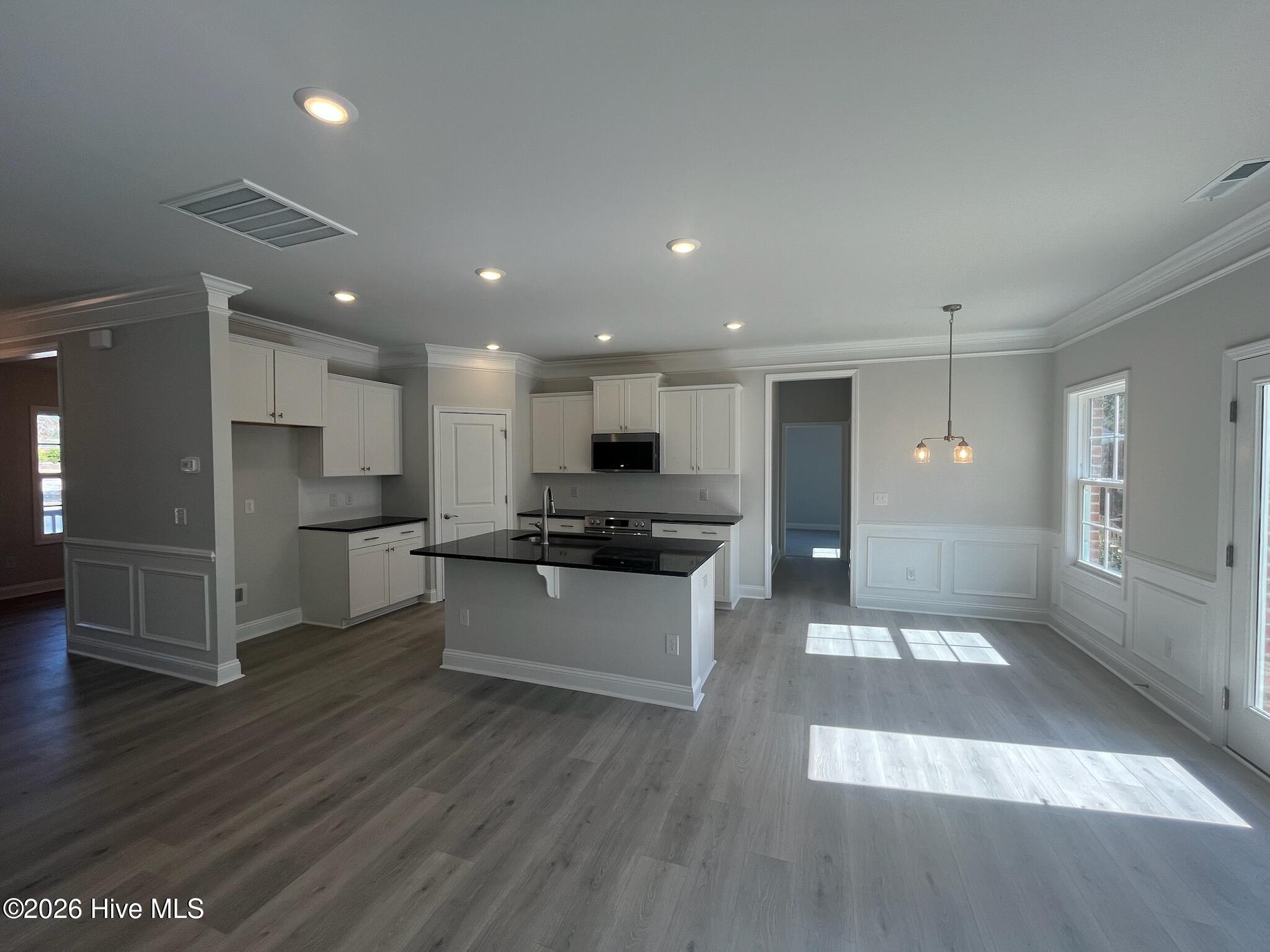 100558864 | Photo 14