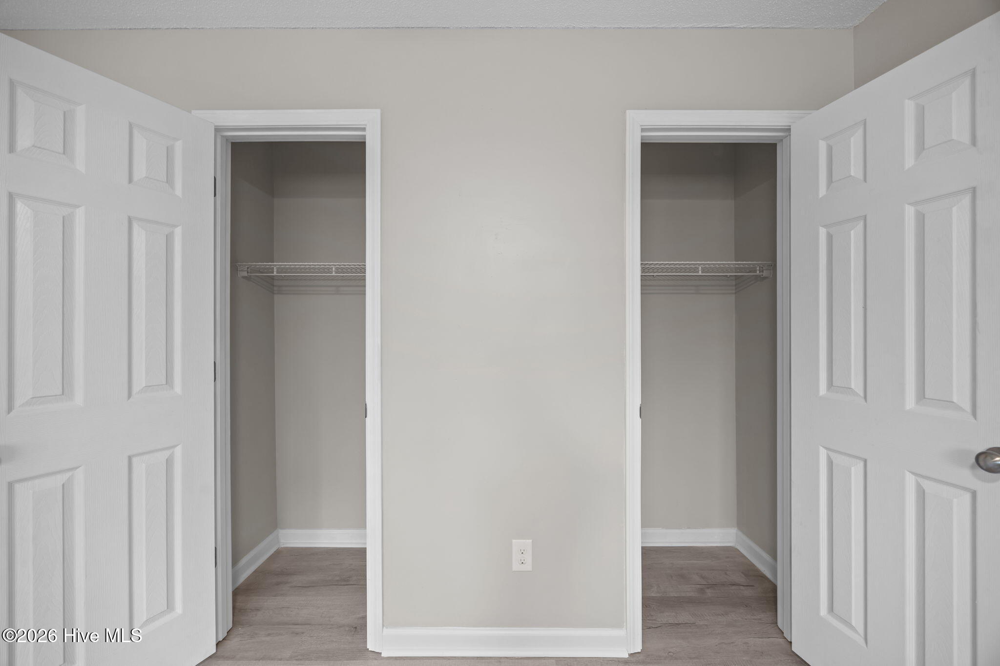 100552306 | Photo 30