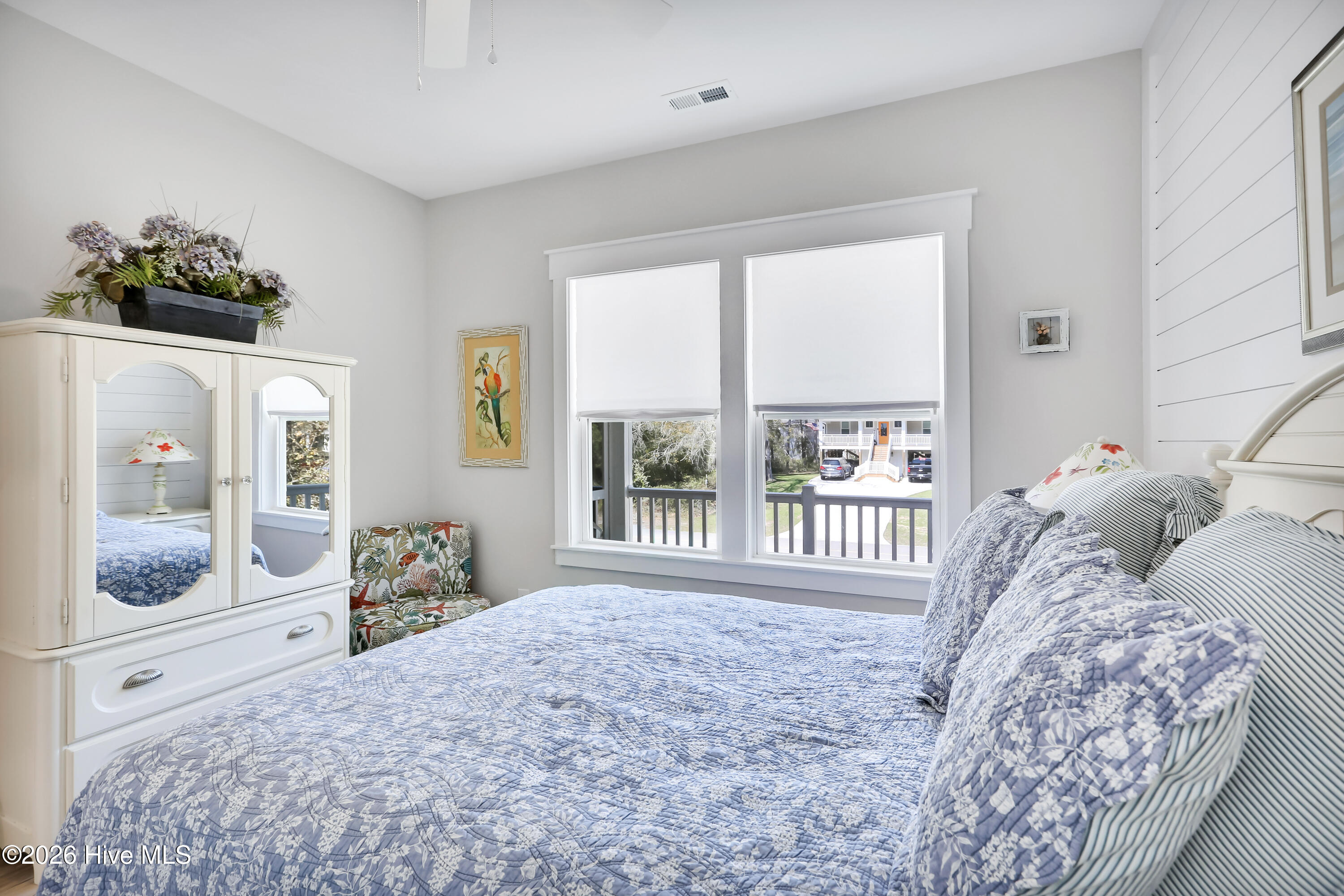 100564163 | Photo 25