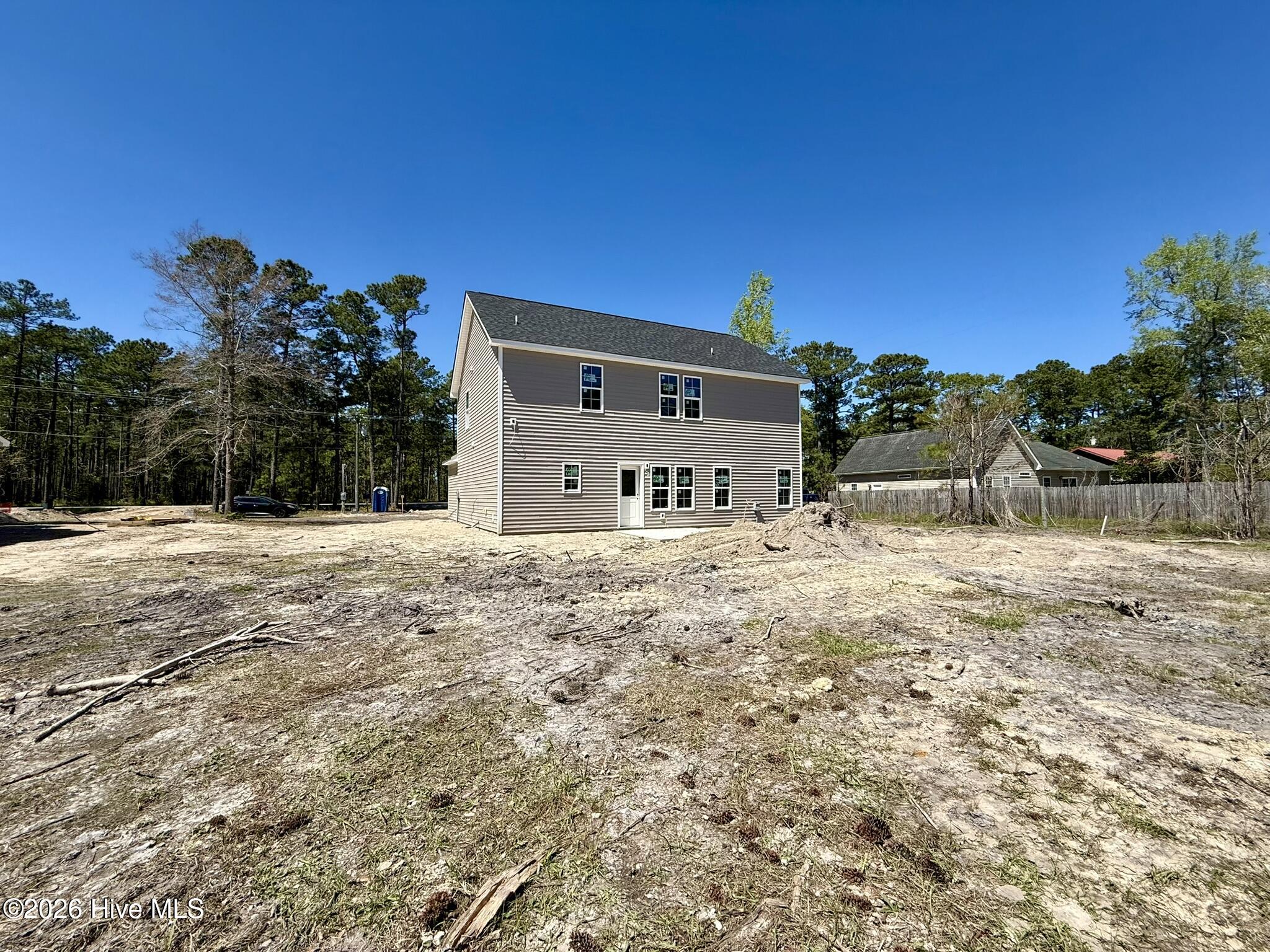 100558275 | Photo 11