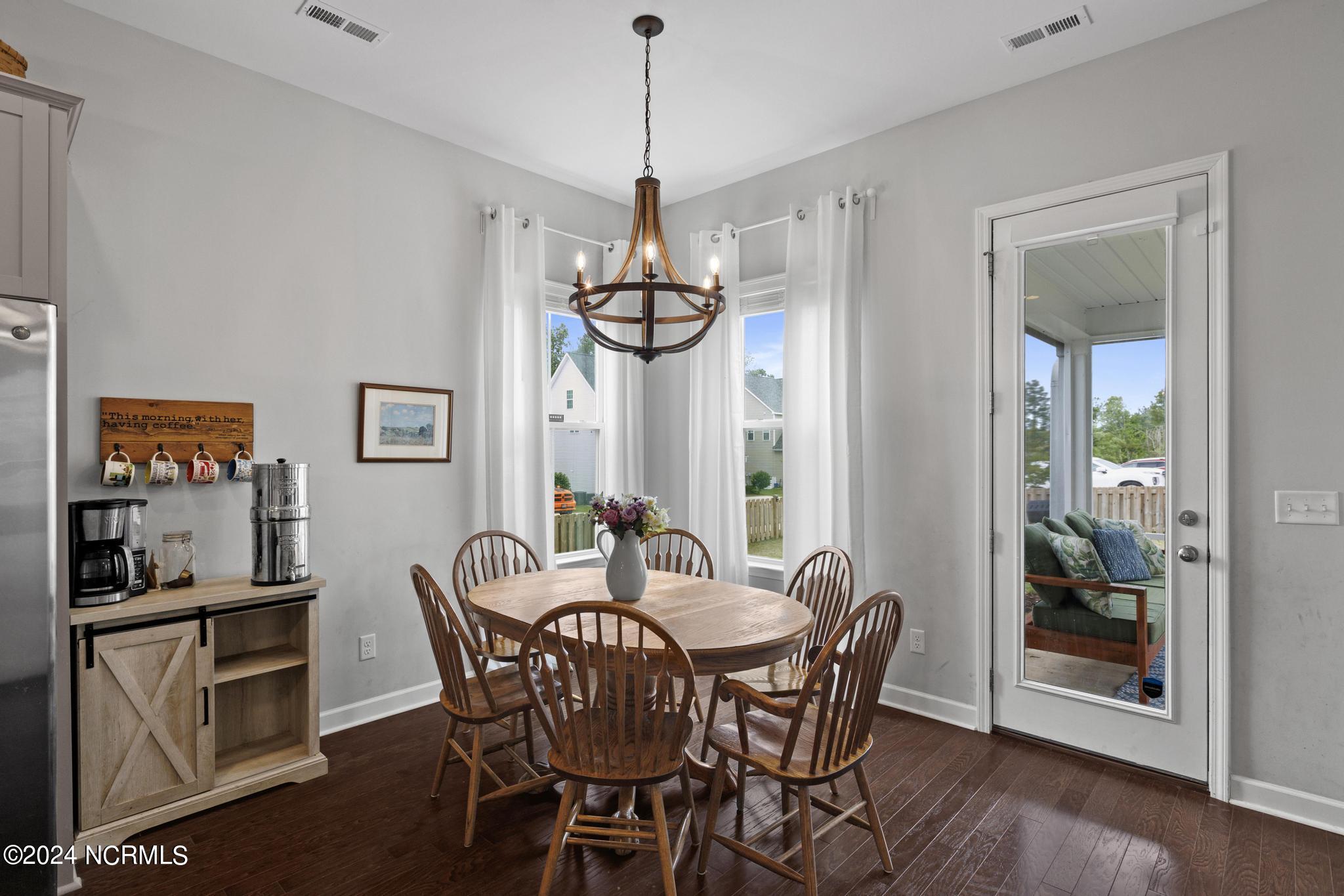 100567760 | Photo 11