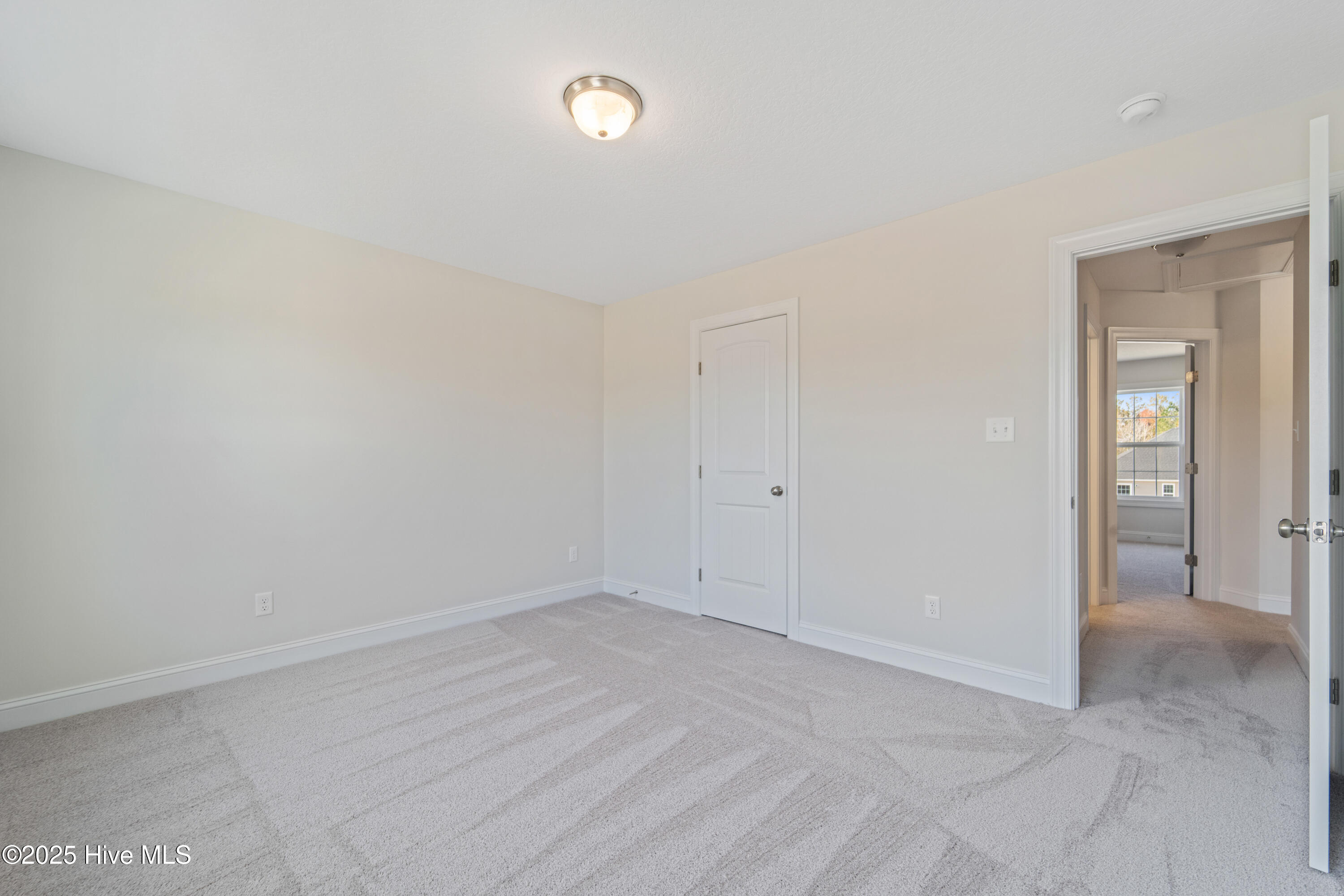 100518960 | Photo 26