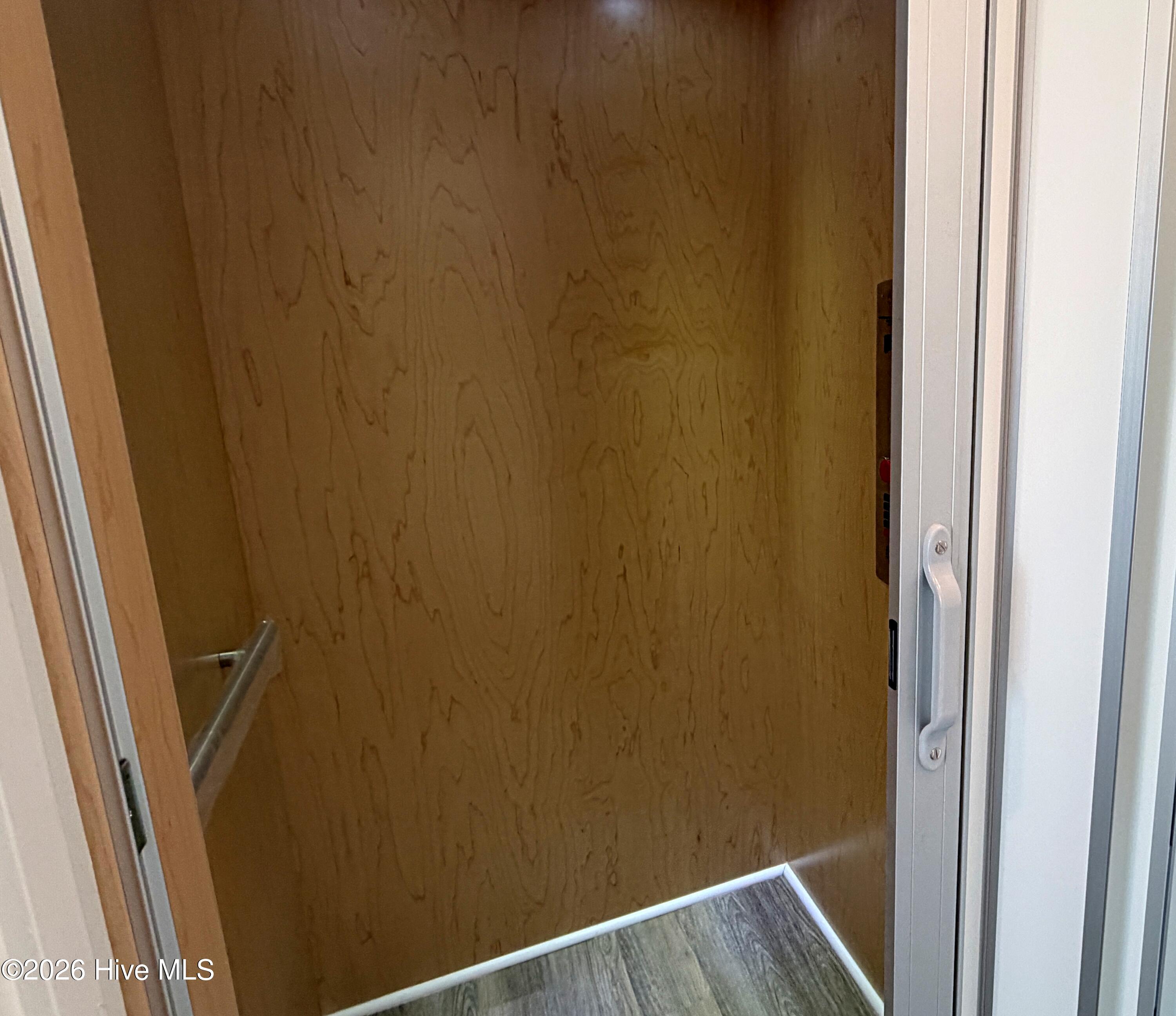 100553259 | Photo 25