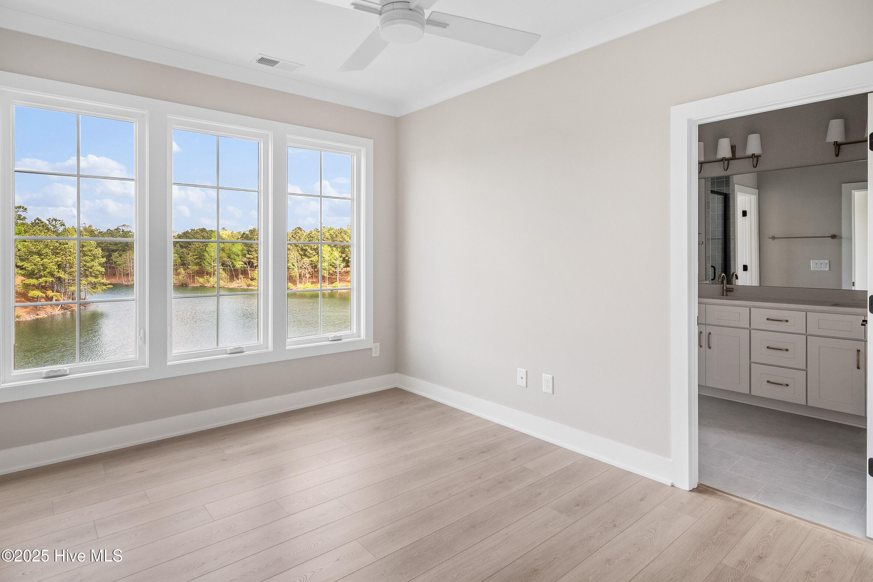 100508387 | Photo 20