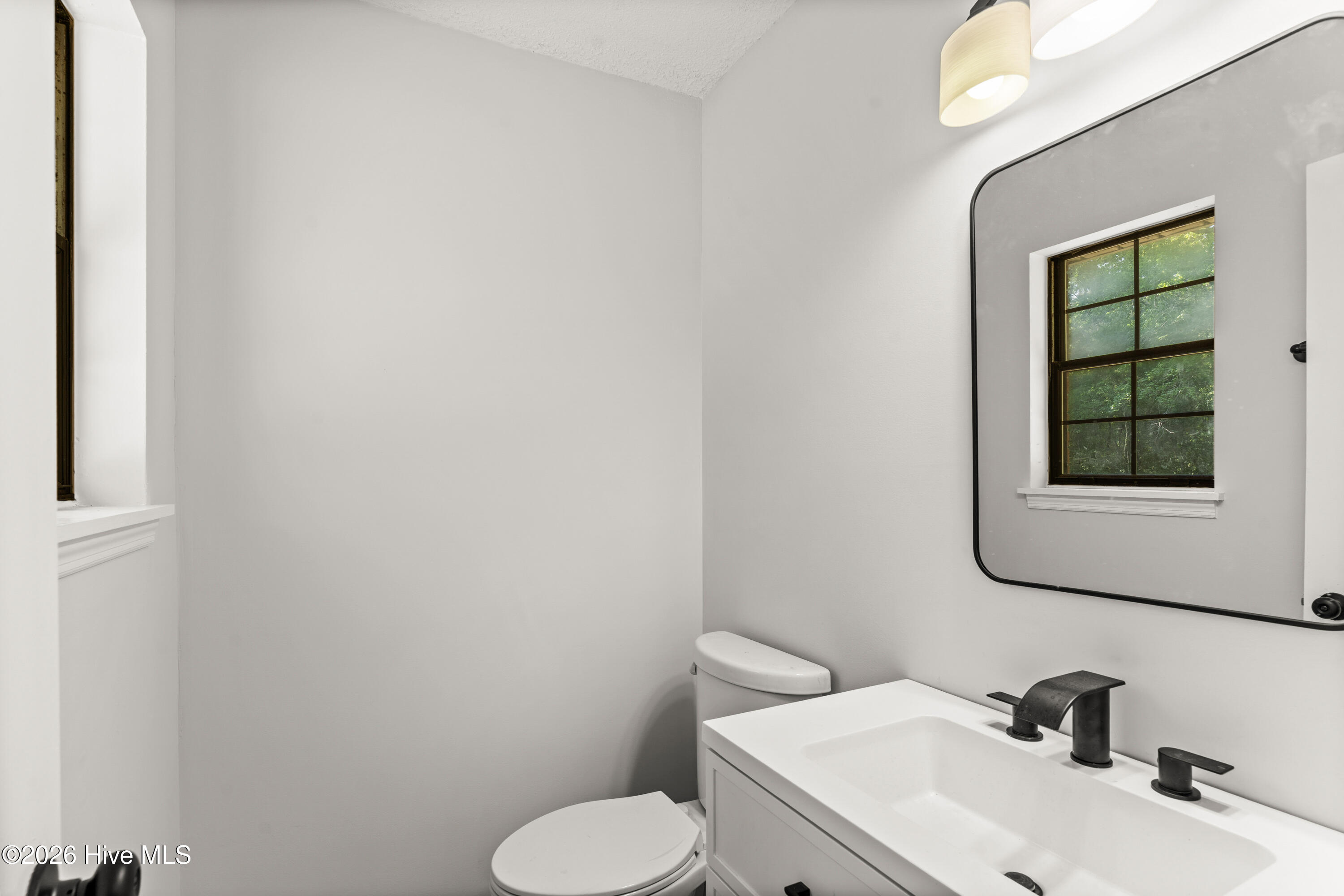 100569297 | Photo 26