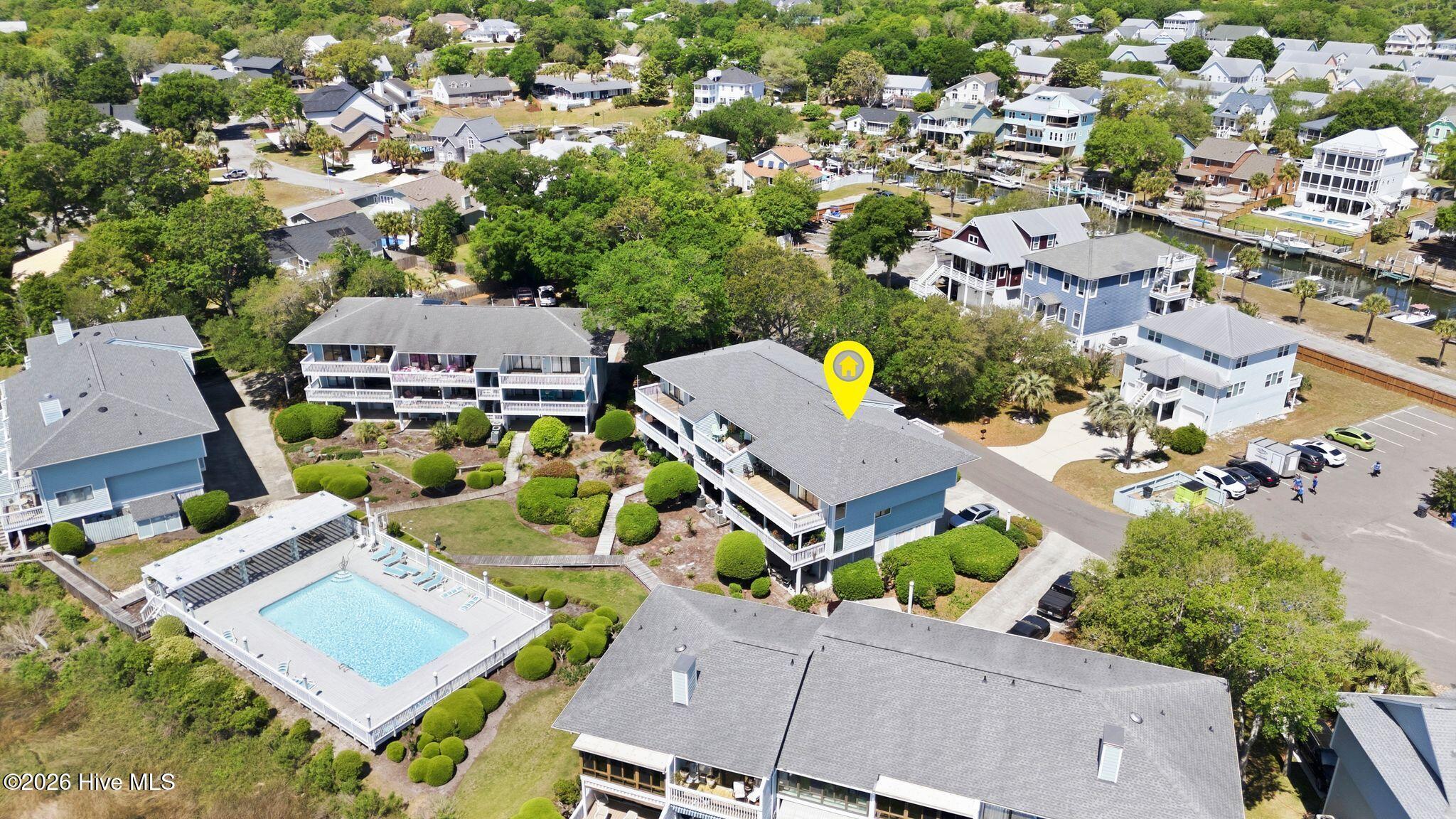 100568885 | Photo 50