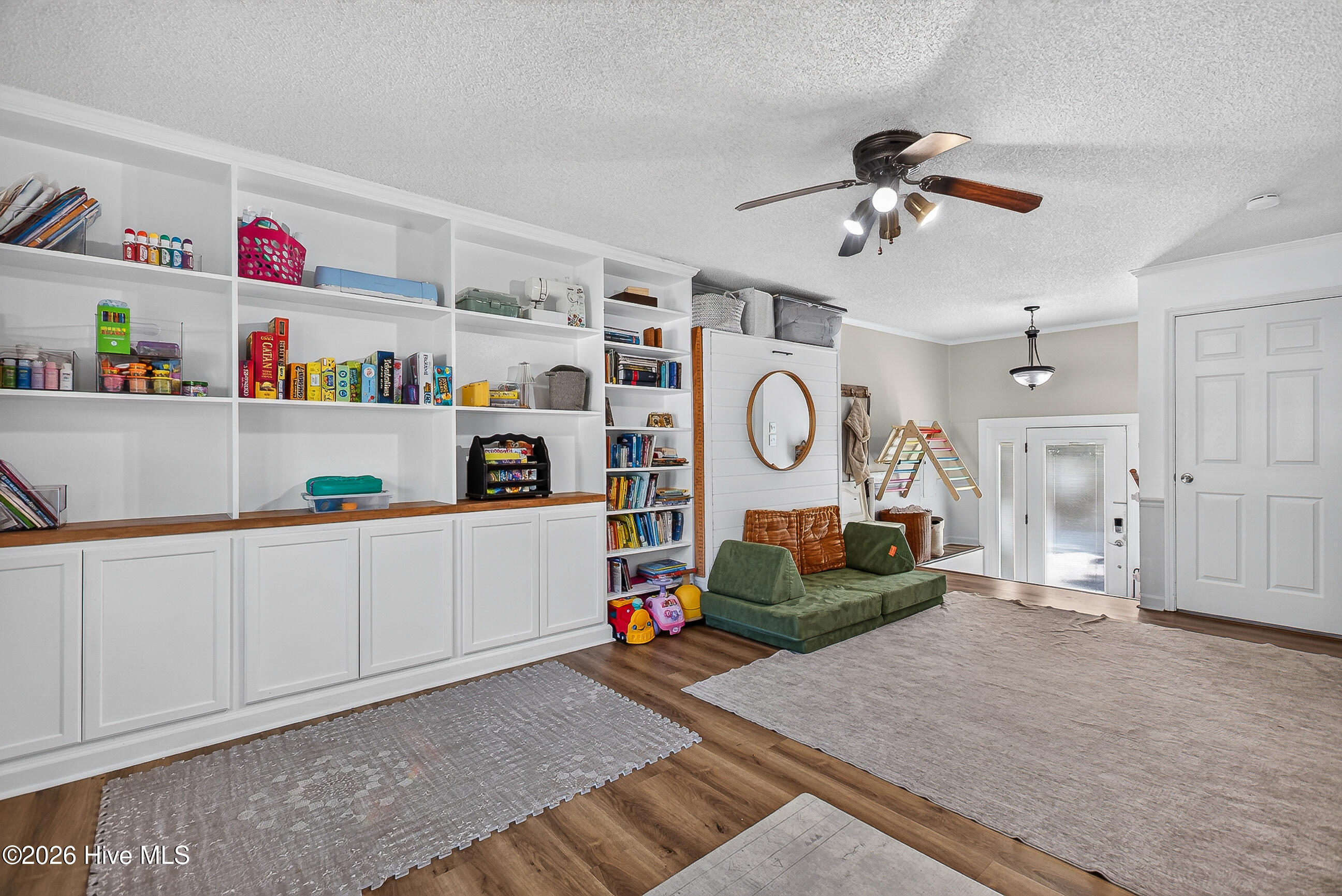 2484 Northwoods Drive — listing photograph 3