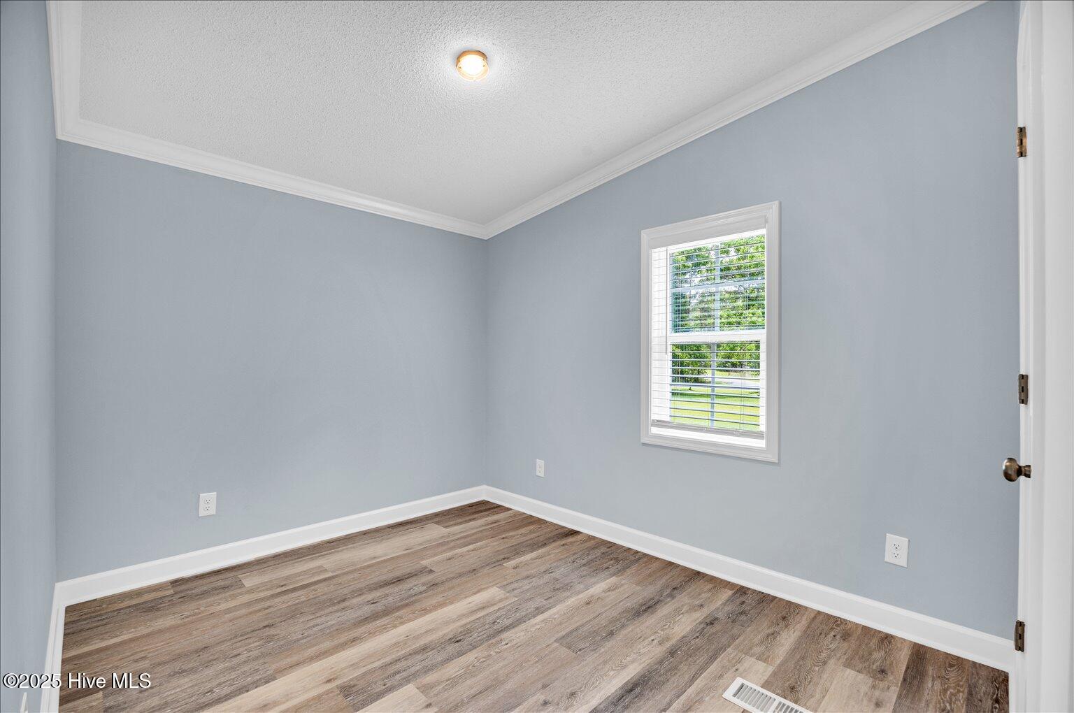 100546518 | Photo 23