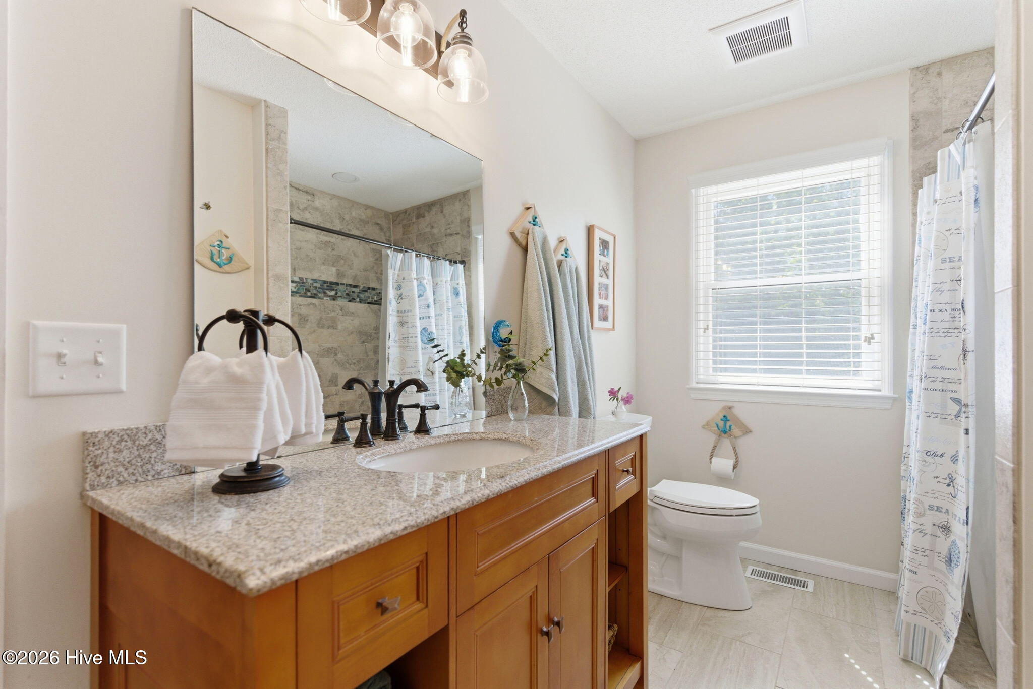 100569907 | Photo 28