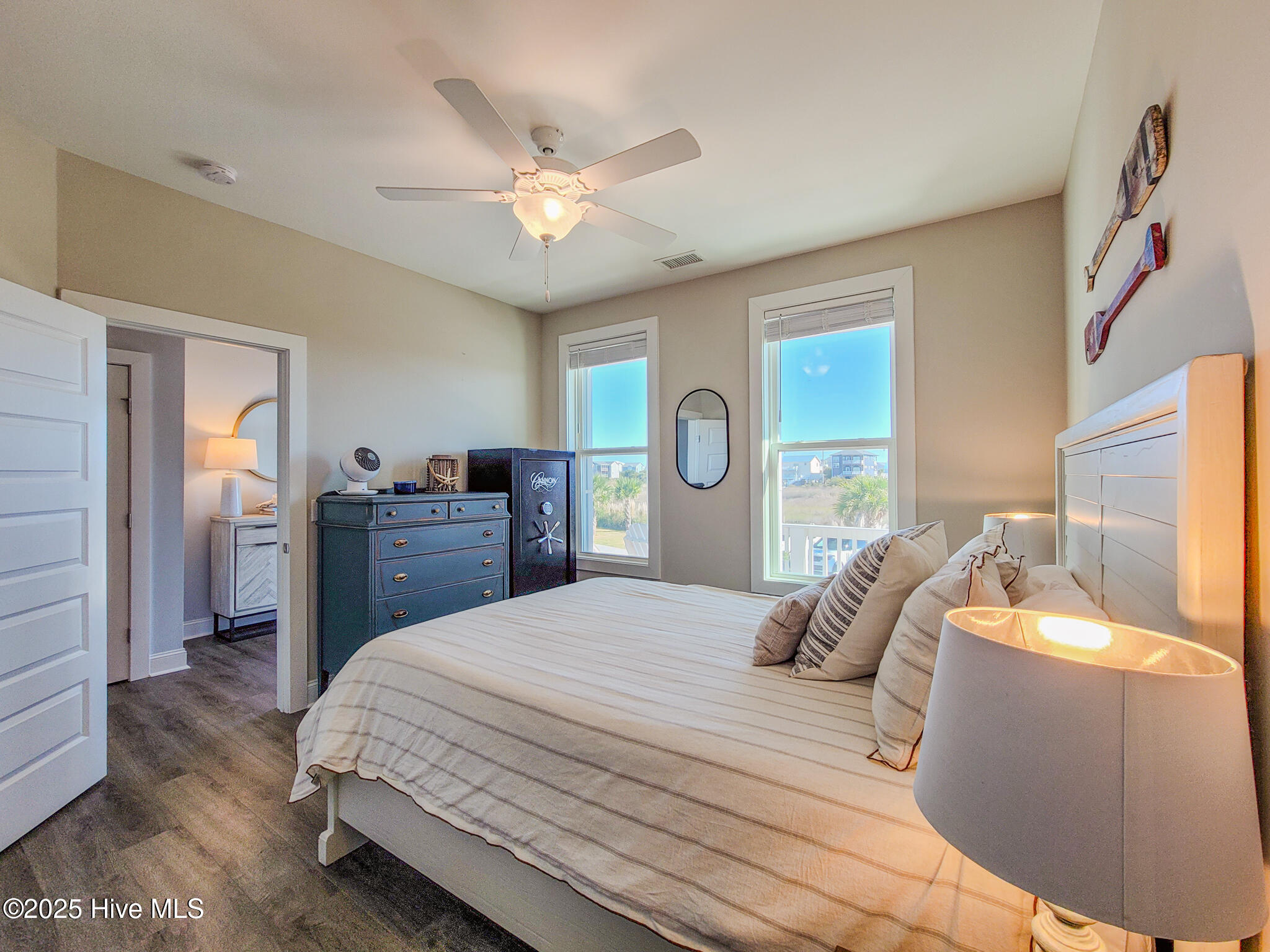 100540688 | Photo 45