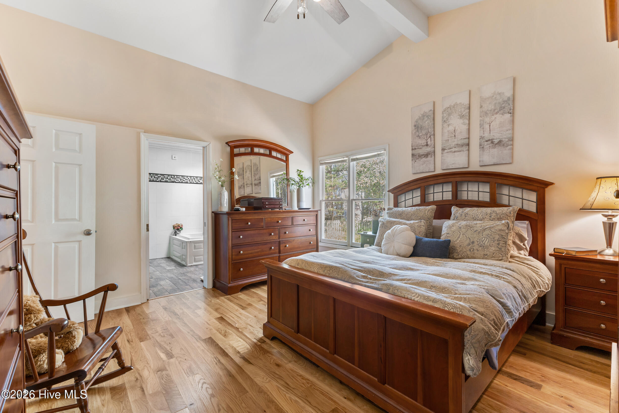 100560648 | Photo 20