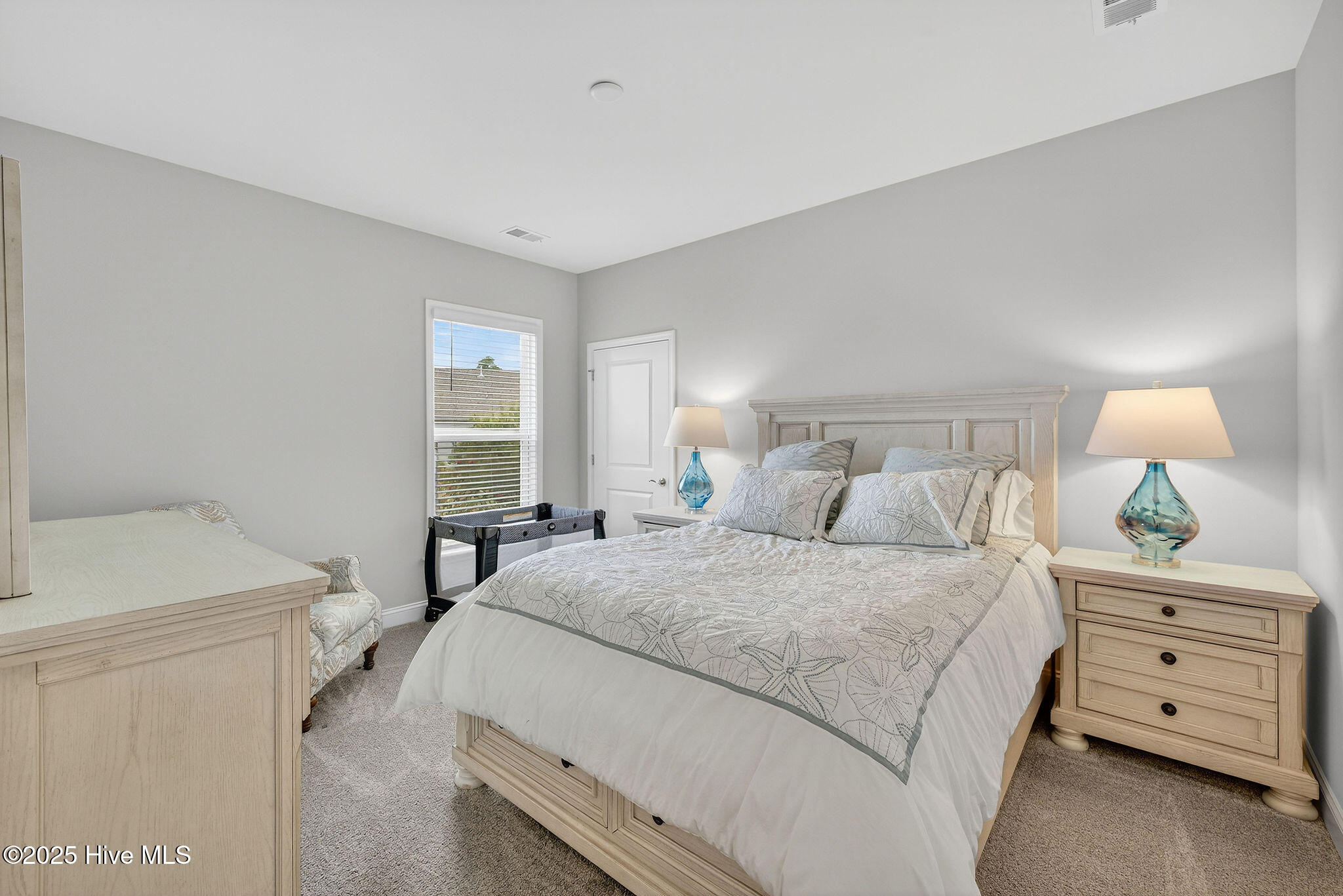 100565700 | Photo 40